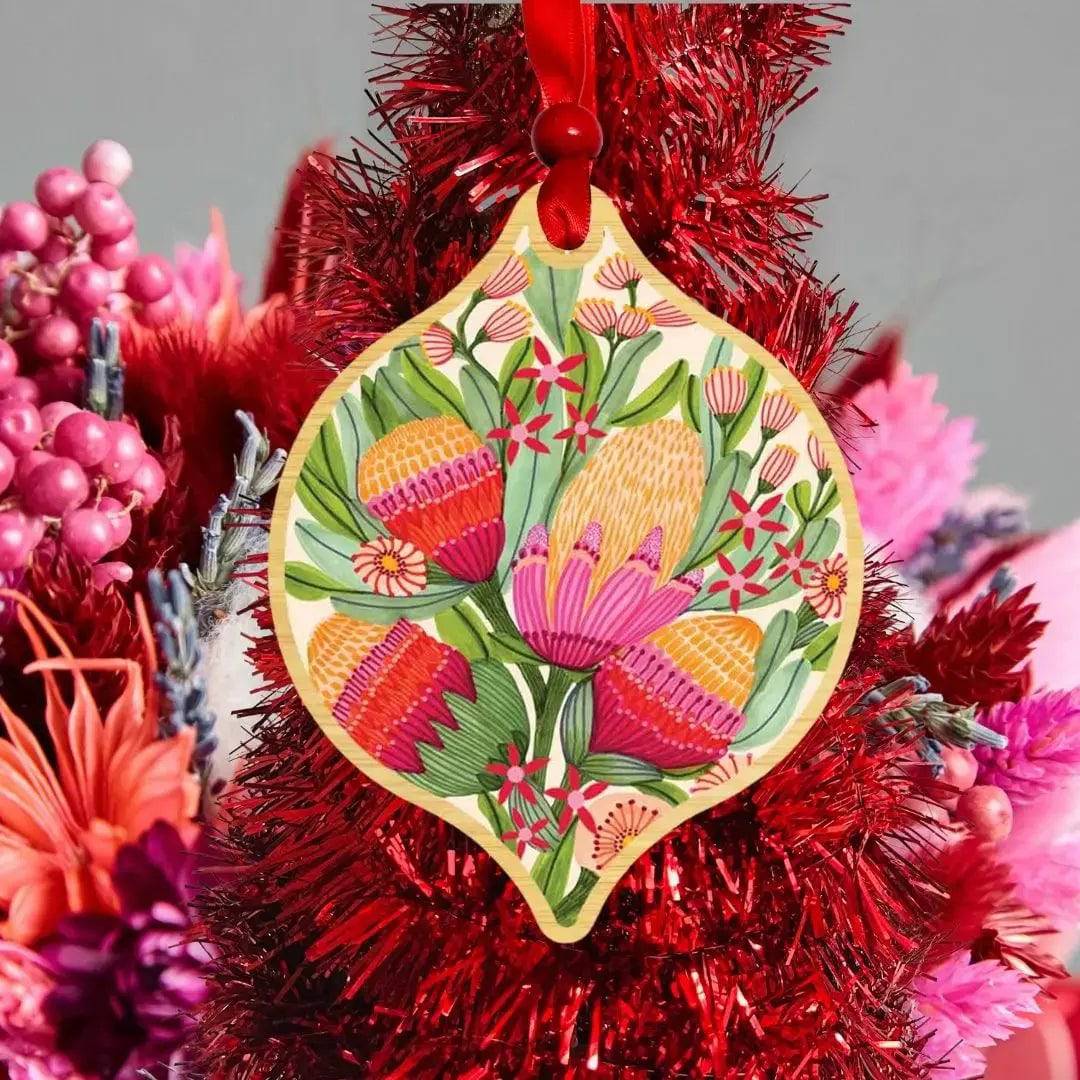 Premium Protea & Gum Flowers Australian Christmas Card & Bauble Set - Perfect for Holiday Greetings, Tree Decorations & Festive Gift Giving