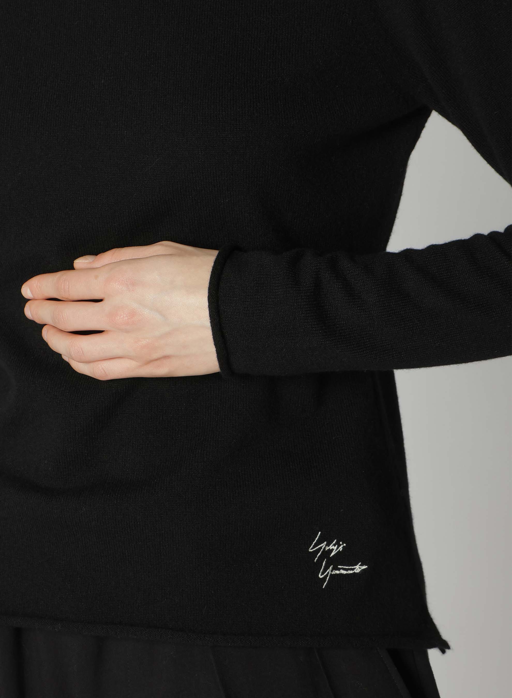 12G Embroidery Plain Weave Embroidered Turtleneck Top for Women - Elegant Crewneck Blouse for Office, Party & Casual Wear
