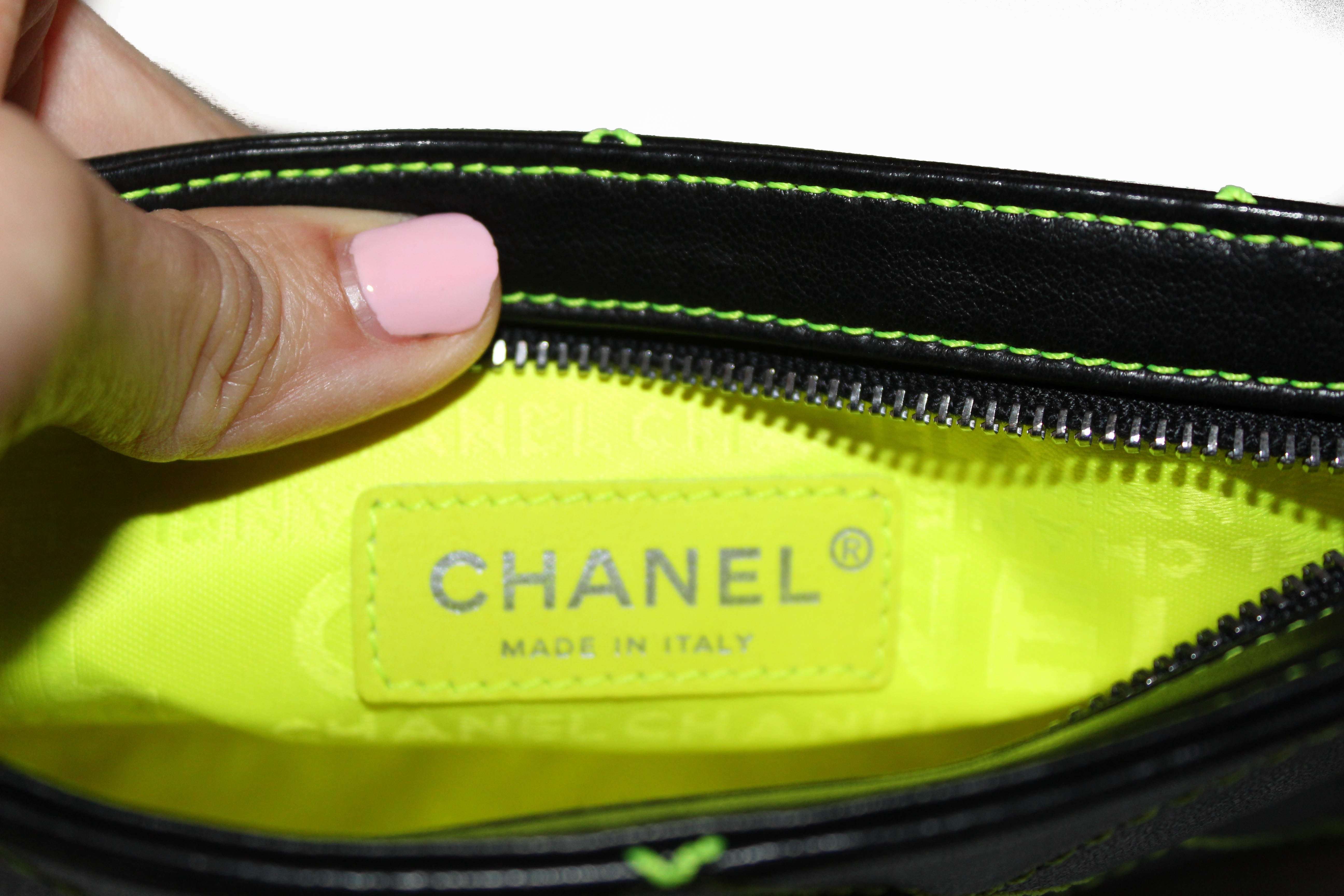 Authentic Chanel Black Quilted Leather Small Crossbody Bag with Chain Strap - Elegant Evening Clutch for Women's Parties & Date Nights