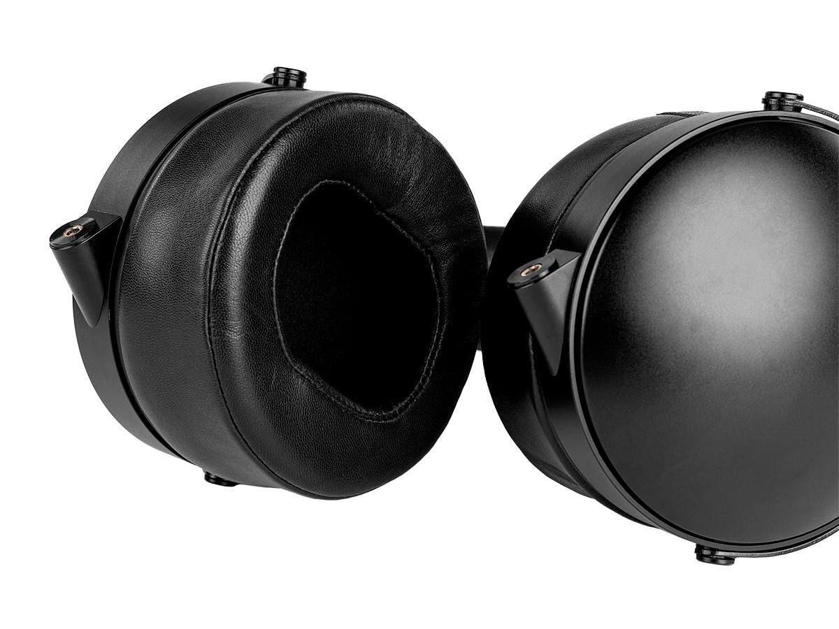 Monoprice M1070C Closed-Back Planar Magnetic Headphones - Over-Ear Design, Removable Earpads, 3.5mm Jack (Black) for Audiophiles, Studio Recording & Gaming