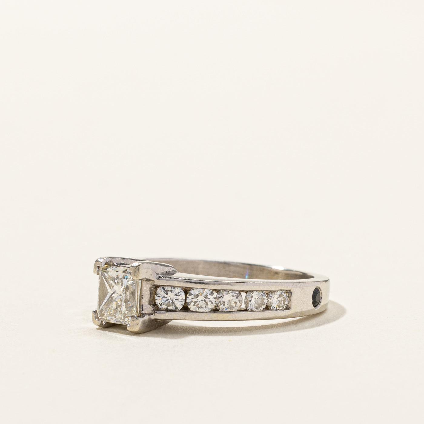 1.60ctw Solitaire Diamond Engagement Ring with Accents - VS2/SI1 Clarity, Size 8.25 - Perfect for Proposals, Anniversaries & Special Occasions