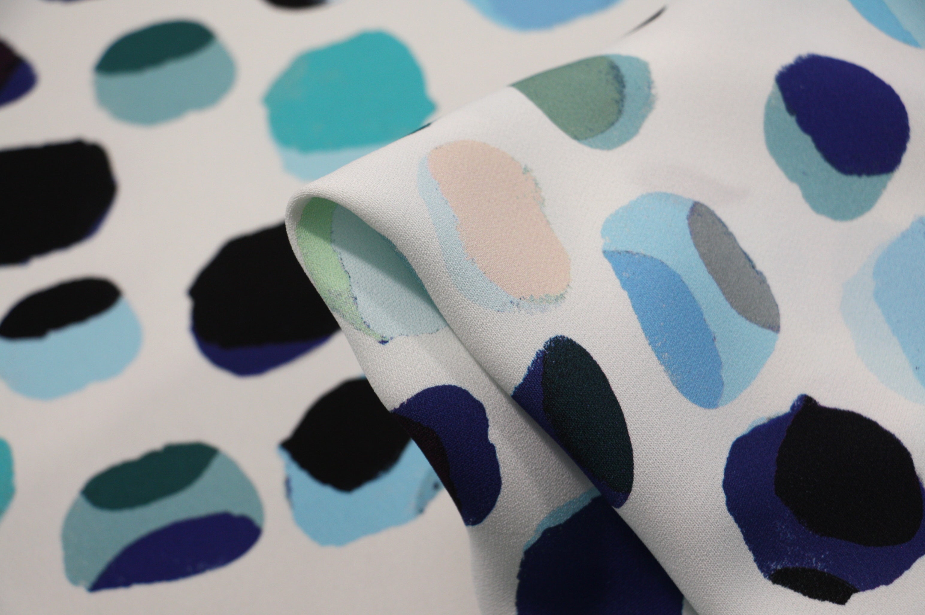 Art Spot Blue - Premium Blue Paint for Artists & DIY Projects - Perfect for Canvas, Wood & Home Decor