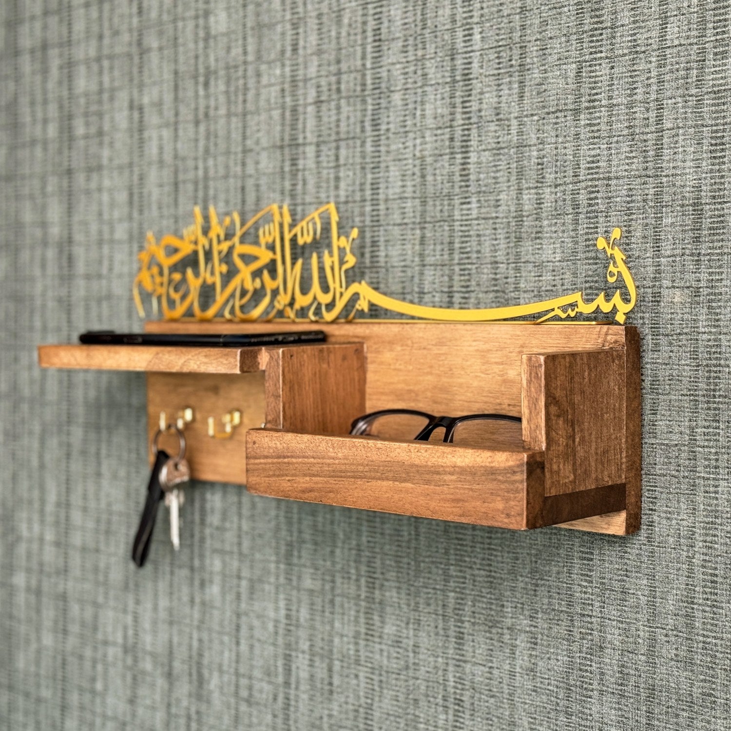Wooden Key Holder with Bismillah Arabic Calligraphy - Islamic Wall Decor for Muslim Homes | Perfect for Entryway, Bedroom & Gift Giving