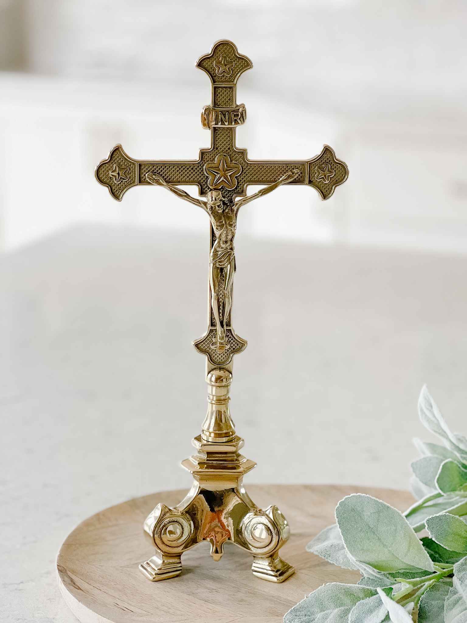 Polished Brass Standing Crucifix - Religious Home Decor for Prayer & Meditation | Perfect for Church Altars, Home Worship & Spiritual Gifts