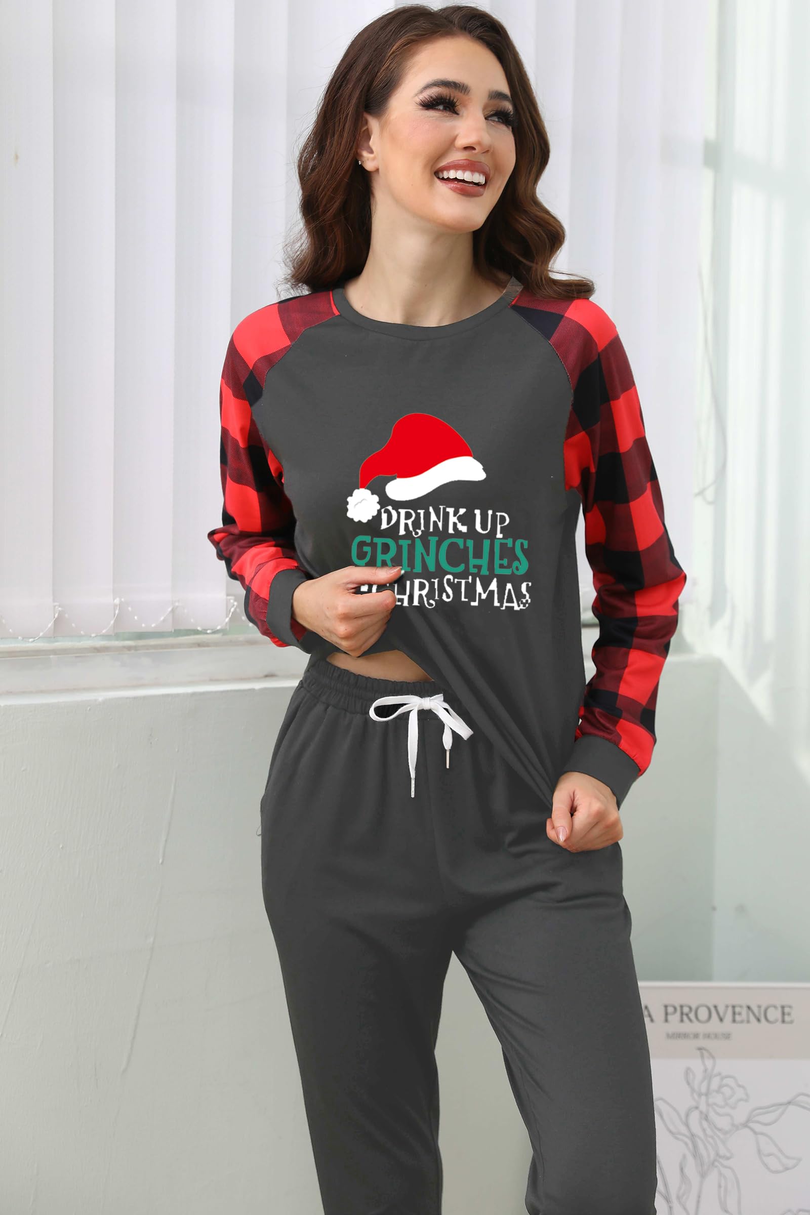 Women's Christmas Print Pajama Set - 2 Piece Cozy Lounge Wear & Jogger Tracksuit for Sleepwear, Loungewear & Holiday Gifts (Perfect for Christmas Parties, Family Gatherings & Cozy Nights In)