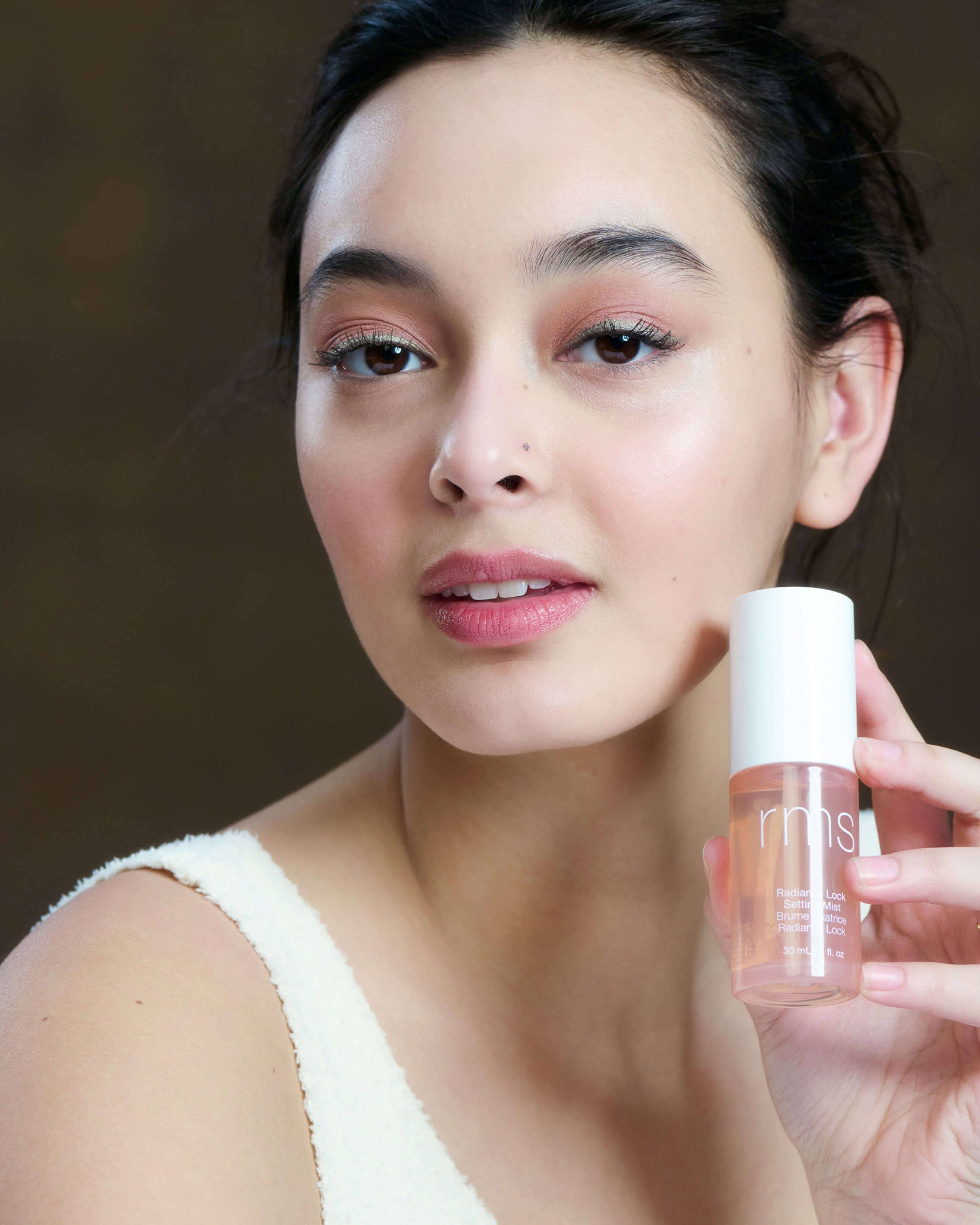 Radiance Lock Setting Mist - Long-Lasting Makeup Setting Spray for a Flawless Finish | Perfect for Daily Wear, Special Occasions & Photography