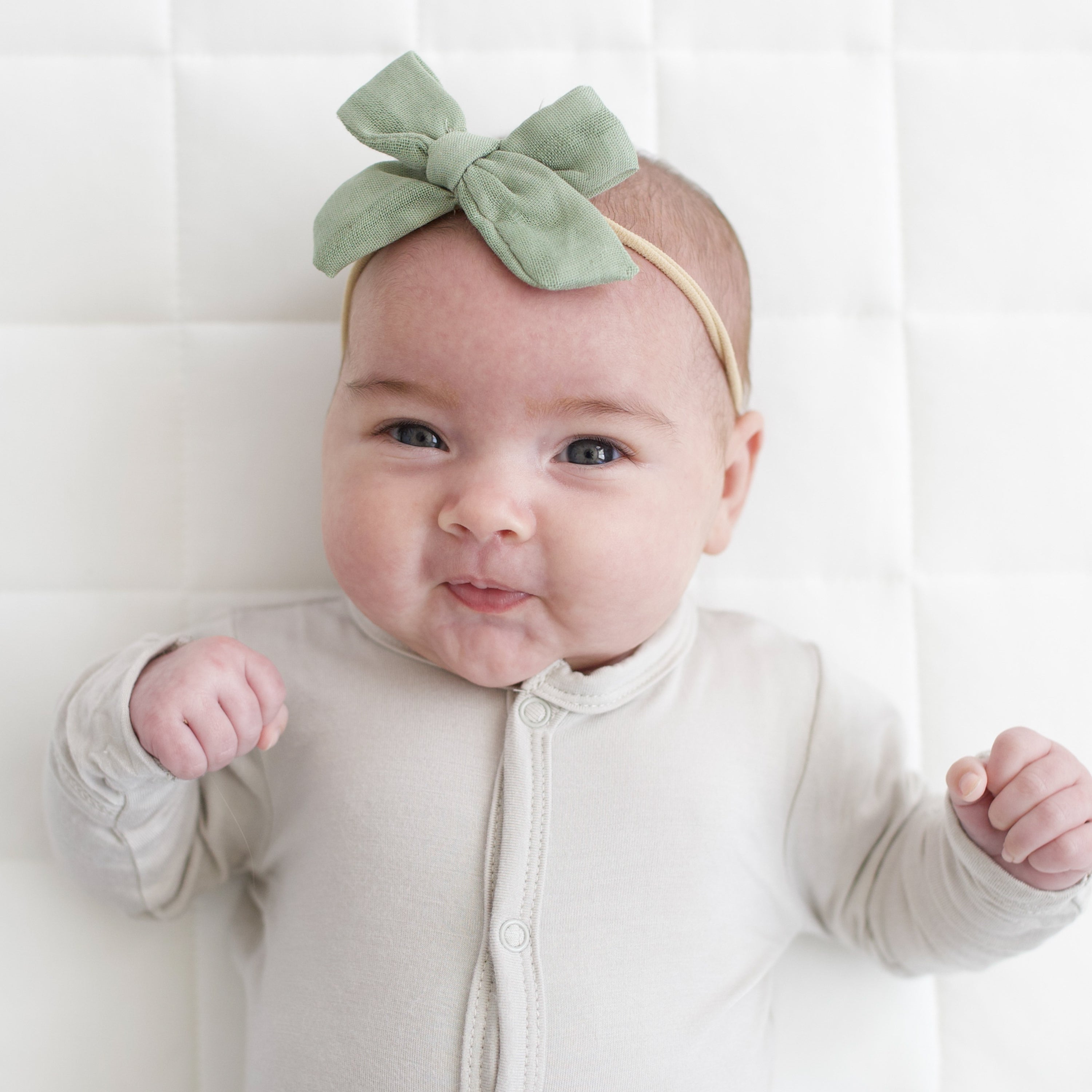Organic Bamboo Muslin Medium Hair Bow with Jojoba Oil - Perfect for Baby Girls, Toddlers & Kids Hair Accessories - Ideal for Parties, Photoshoots & Everyday Wear