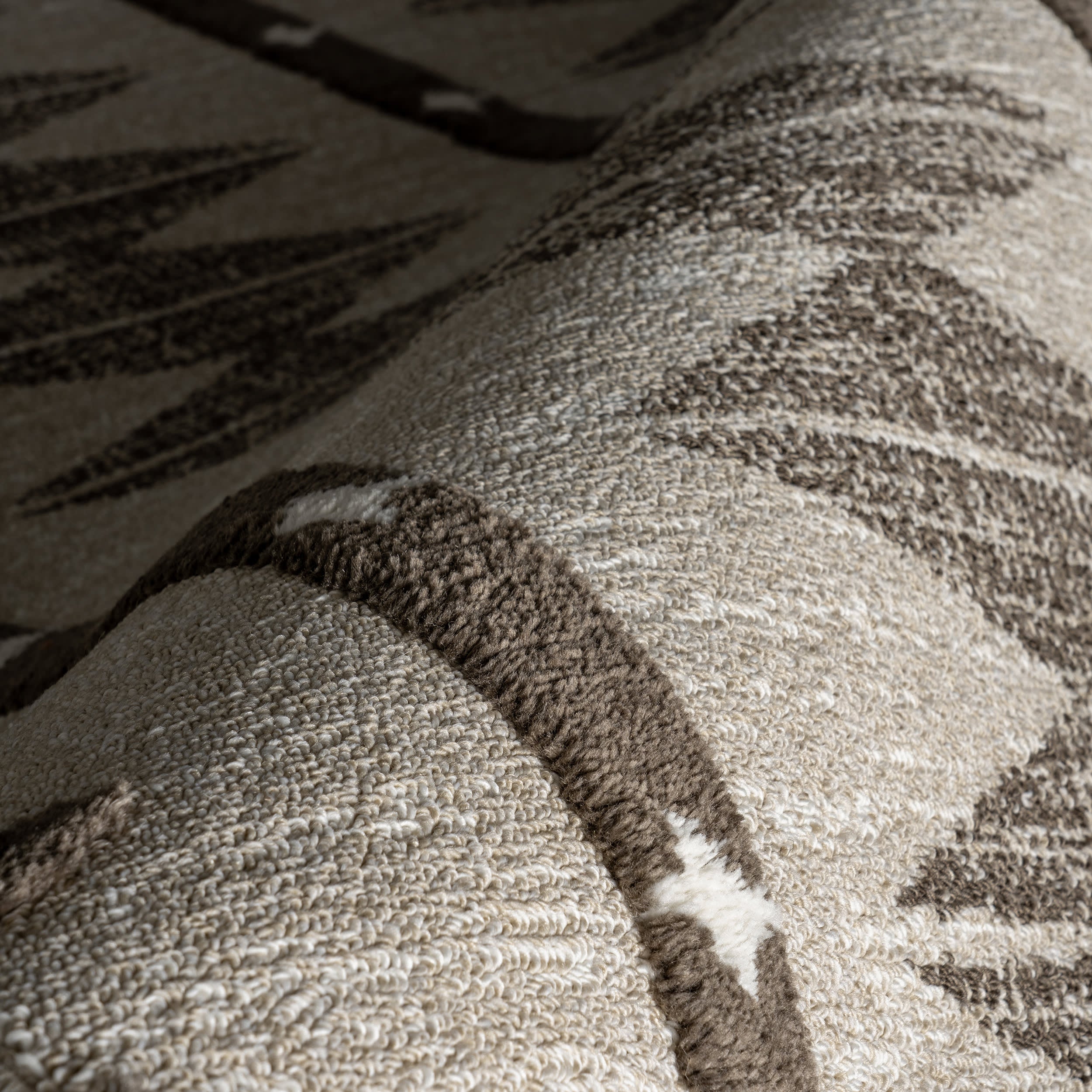 Stylish Beige Geometric Tasseled Area Rug for Living Room & Bedroom - Autumn Home Decor Accent