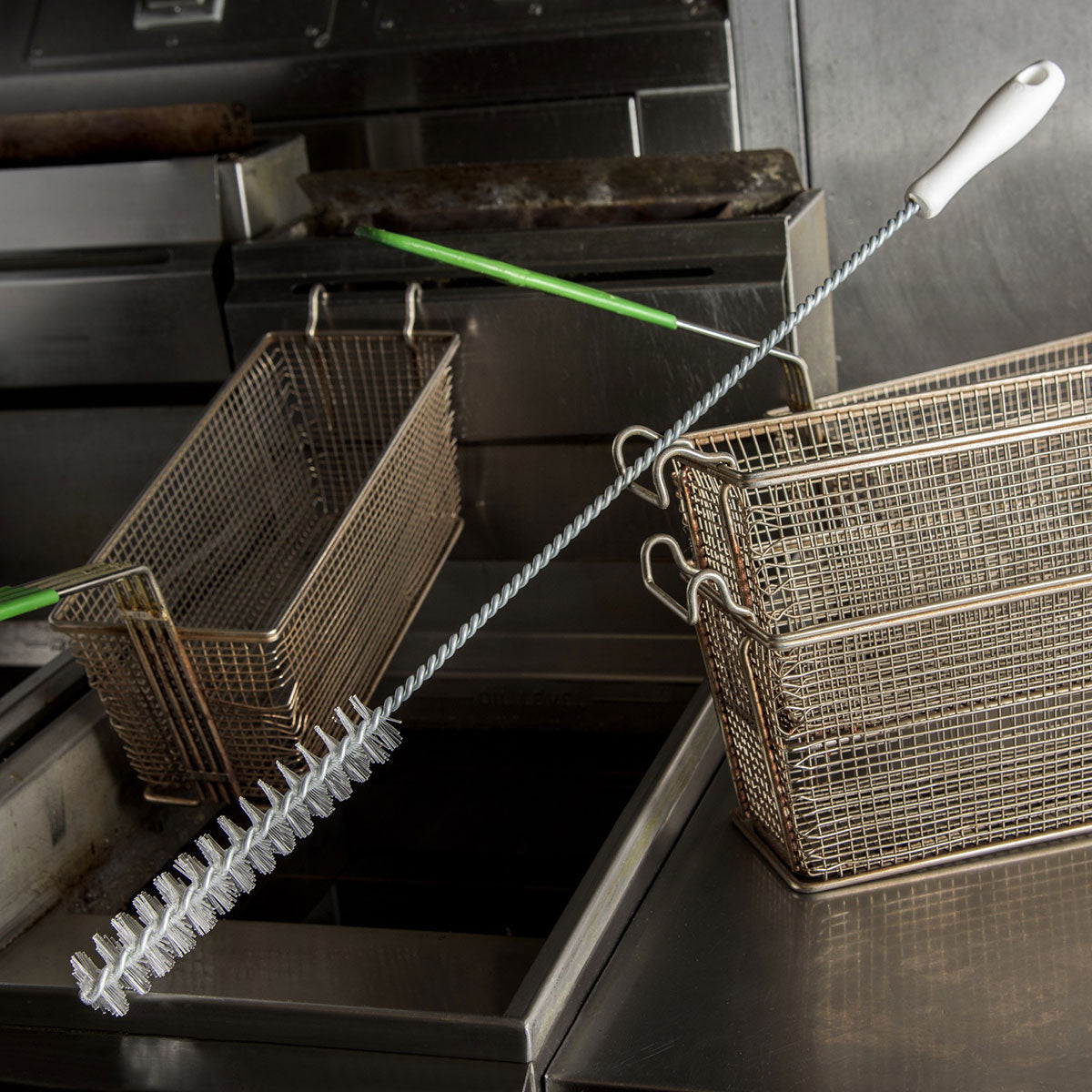 Carlisle 4011000 Deep Fryer Cleaning Brush - Heavy Duty 28