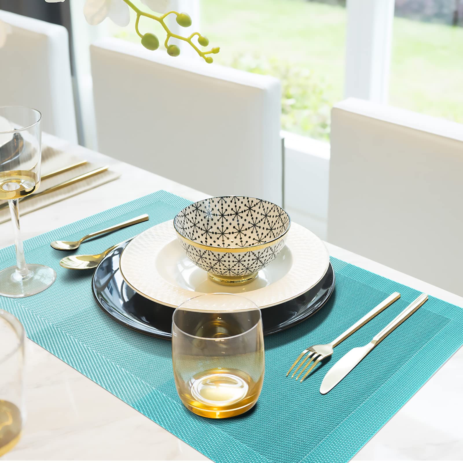 Aofmee Heat Resistant PVC Placemats Set of 6 - Non-Slip, Stain Resistant & Washable Vinyl Table Mats for Dining & Kitchen - Perfect for Everyday Meals, Dinner Parties & Holiday Gatherings