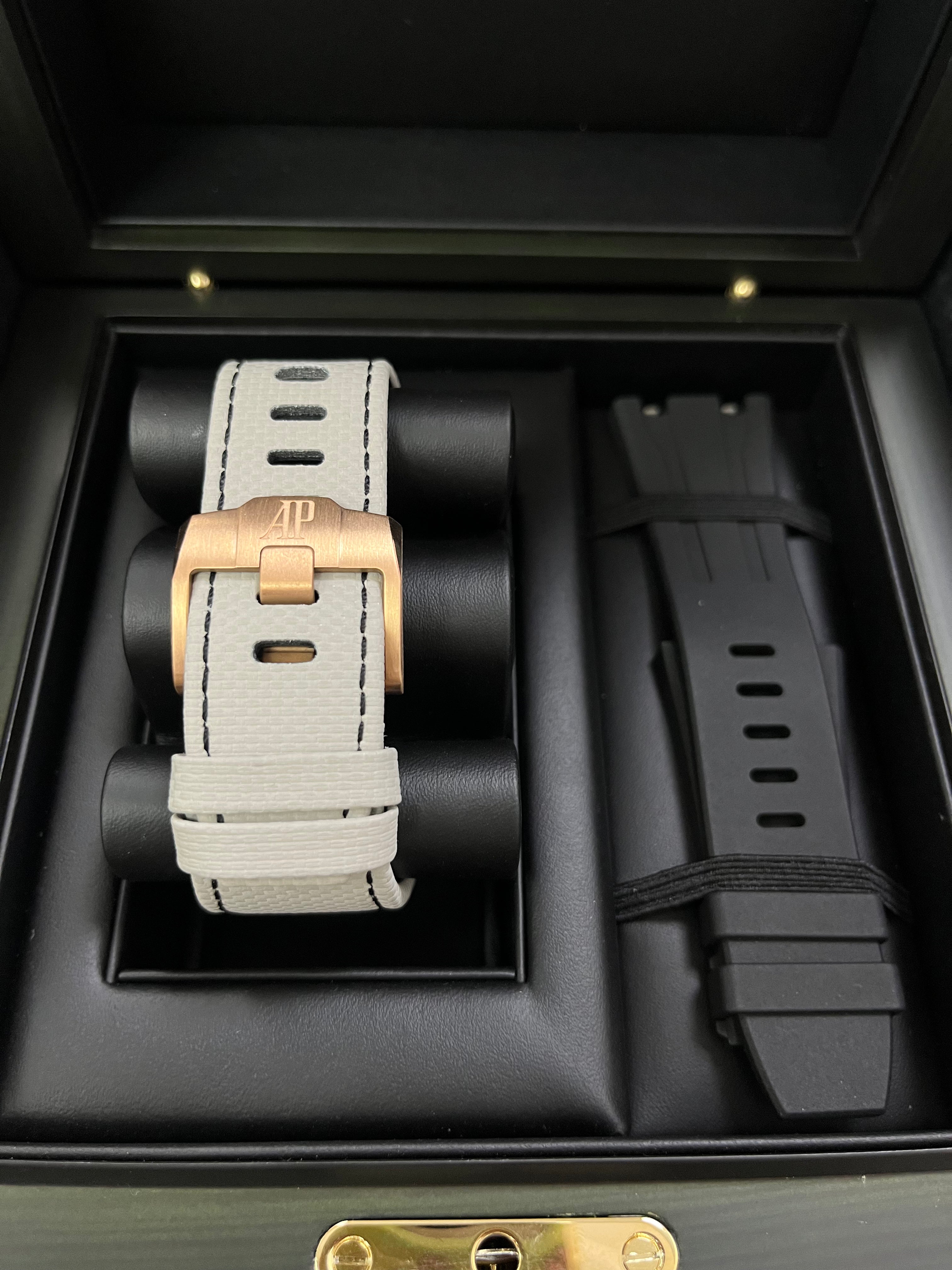 Audemars Piguet Royal Oak Offshore Chronograph 43mm Men's Watch - 18k Rose Gold & Titanium Case, Grey Dial (Ref# 26420OI.OO.A015VE.01) - Luxury Sports Watch for Business, Events & Collectors