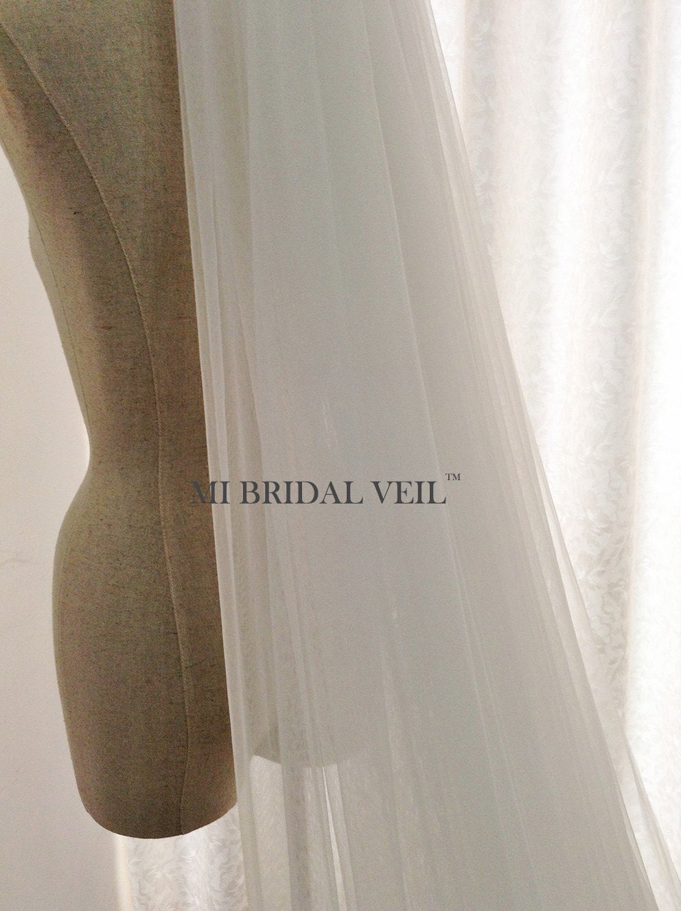 Elegant Cathedral Soft Tulle Wedding Veil with Illusion Edge - Modern Bridal Veil for Romantic Ceremonies & Photo Shoots