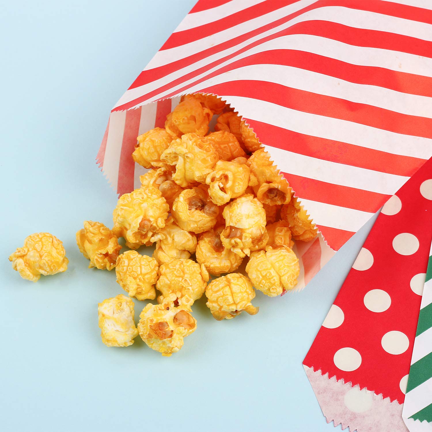 100-Piece Christmas Treat Bags - Eco-Friendly Kraft Holiday Gift Bags for Candy & Party Favors (Red & Green) - Perfect for Xmas Buffets, Classroom Treats & Holiday Party Decorations