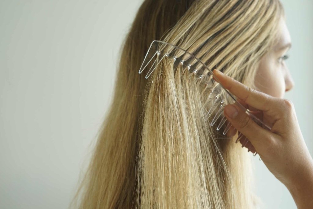Professional Detangling Comb for Wet & Dry Hair - Wide Tooth Hair Comb for Curly, Thick & Long Hair - Perfect for Salon, Home & Travel Use