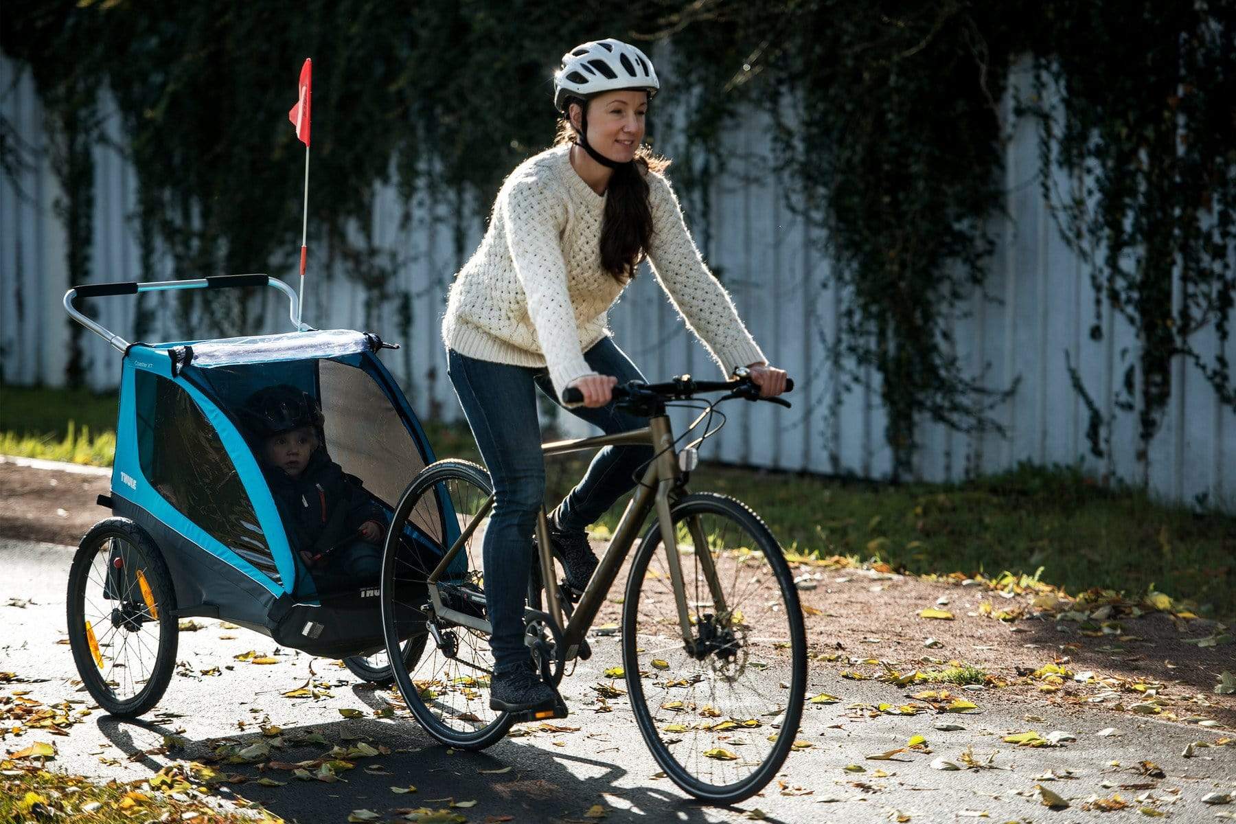 Thule Coaster XT Premium Bike Trailer for Kids - Convertible Stroller & Cargo Carrier - All-Terrain Wheels for Outdoor Adventures - Perfect for Cycling, Jogging, and Family Outings