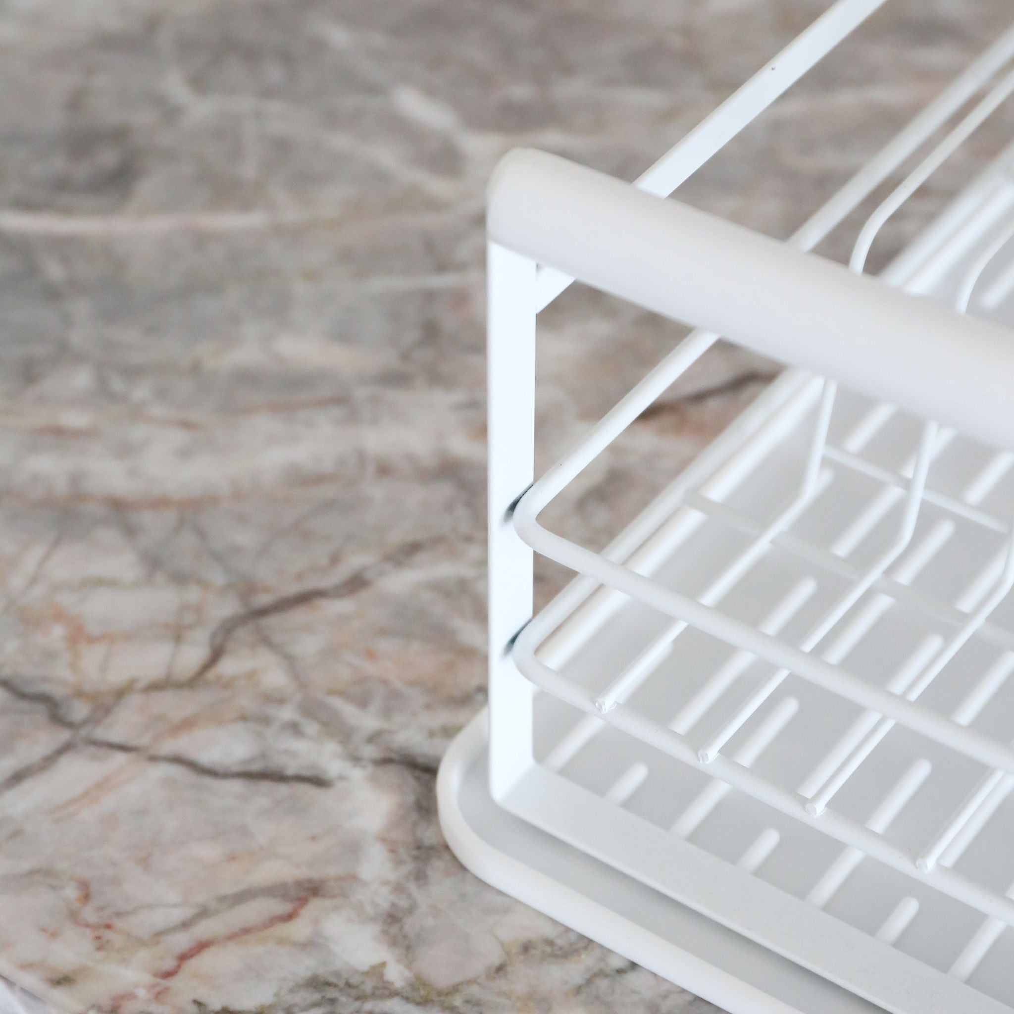 DESIGNSTUFF White Dish Drying Rack with Removable Utensil Holders - Space Saving Countertop Organizer for Kitchen, Dining Room & Small Apartments