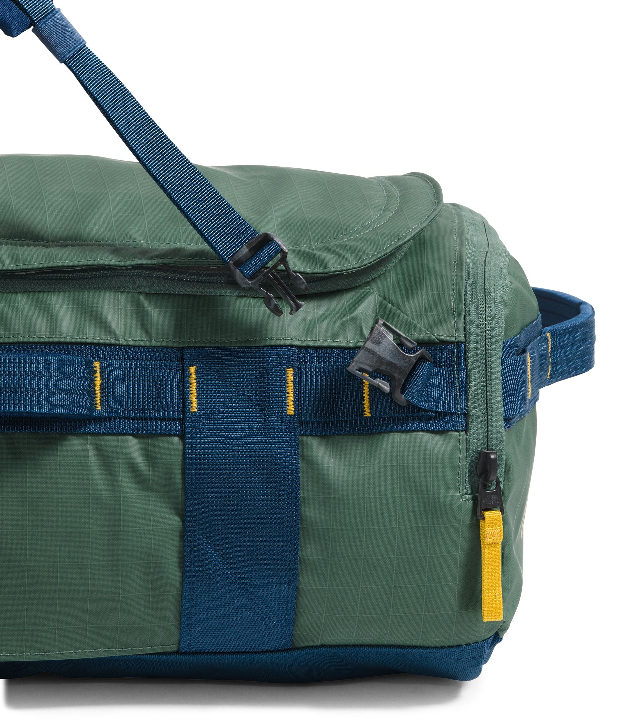 The North Face Base Camp Voyager Duffel 32L - Waterproof Travel Duffel Bag for Camping, Hiking & Outdoor Adventures - Durable Gear for Men & Women