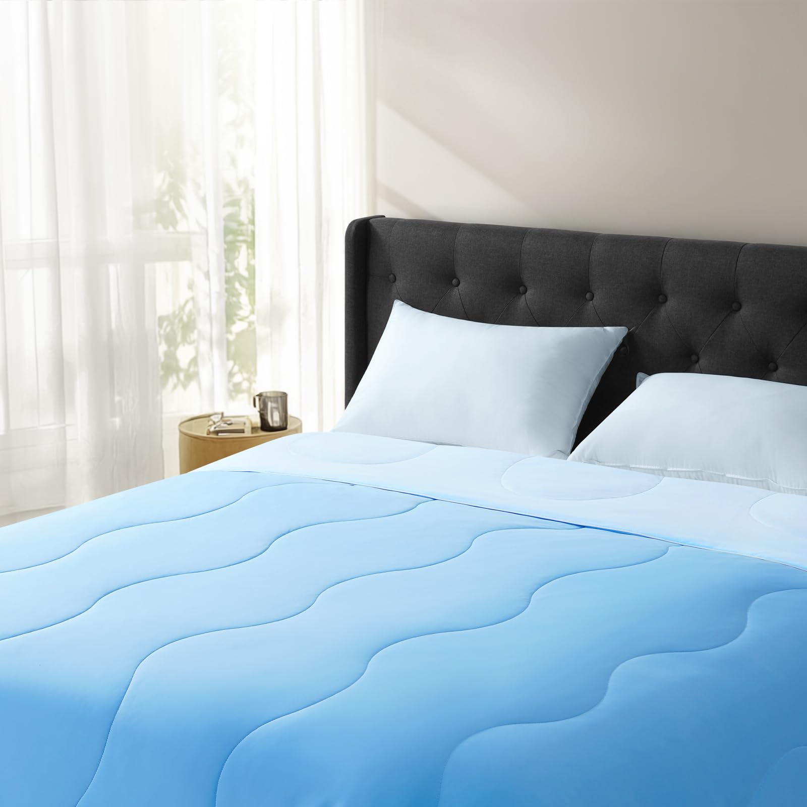 EASELAND King/Cali King Cooling Comforter - Lightweight & Breathable Summer Blanket for Hot Sleepers, Temperature Regulating All-Season Bedding with Quick Cooling Technology - Perfect for Night Sweats Relief & Hot Summer Nights (Ice Blue, 108x90 Inches) - Ideal for Bedrooms, Guest Rooms & Dormitories