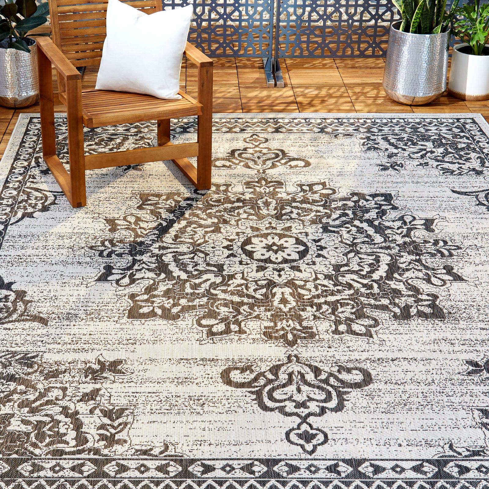 Nicole Miller New York Patio Country Azalea Transitional Medallion Indoor/Outdoor Area Rug - Grey & Black - 7'9