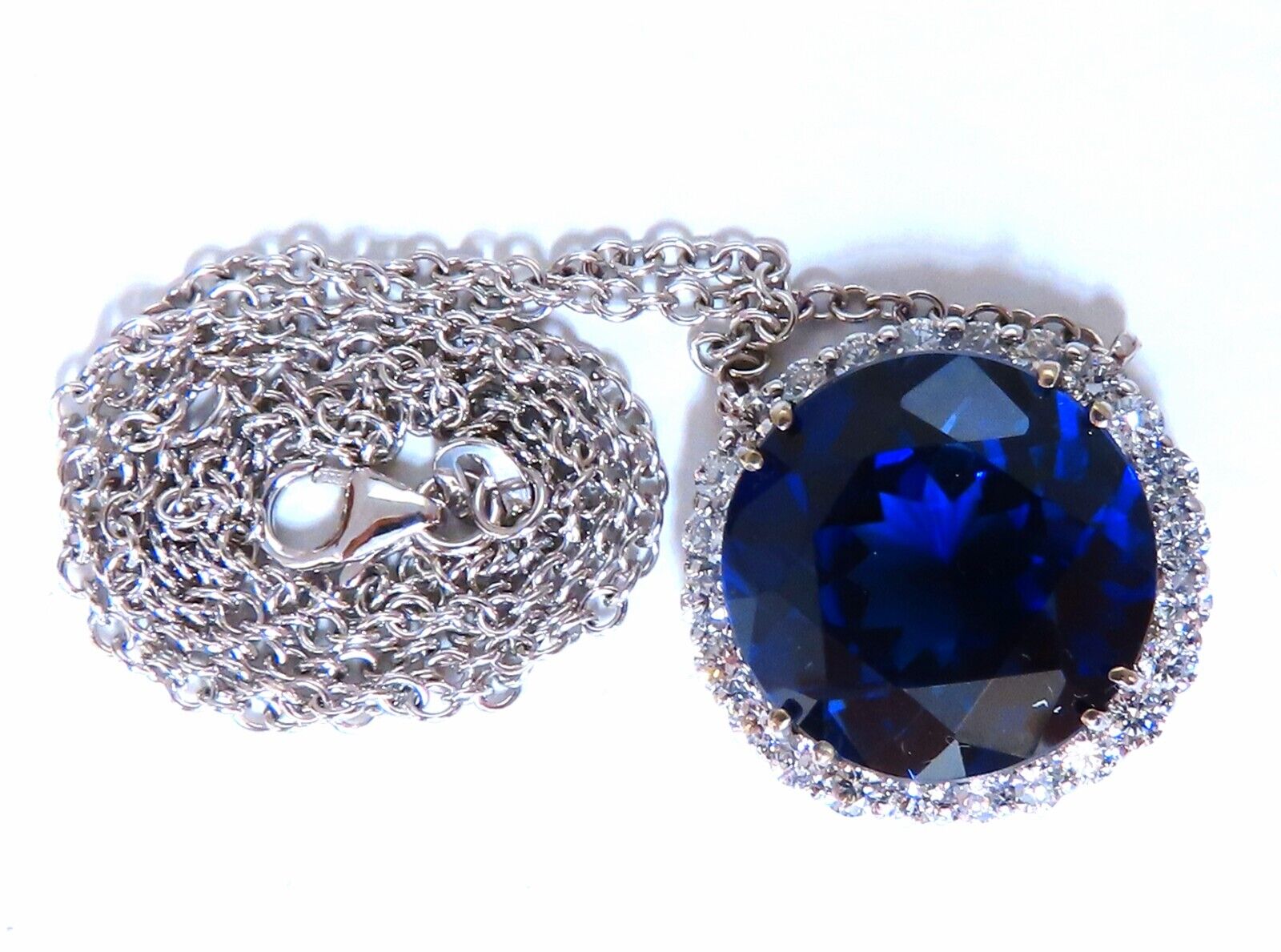 20.09ct Lab-Created Round Blue Sapphire Diamond Pendant in 14K Gold - Elegant Necklace for Weddings, Anniversaries & Special Occasions