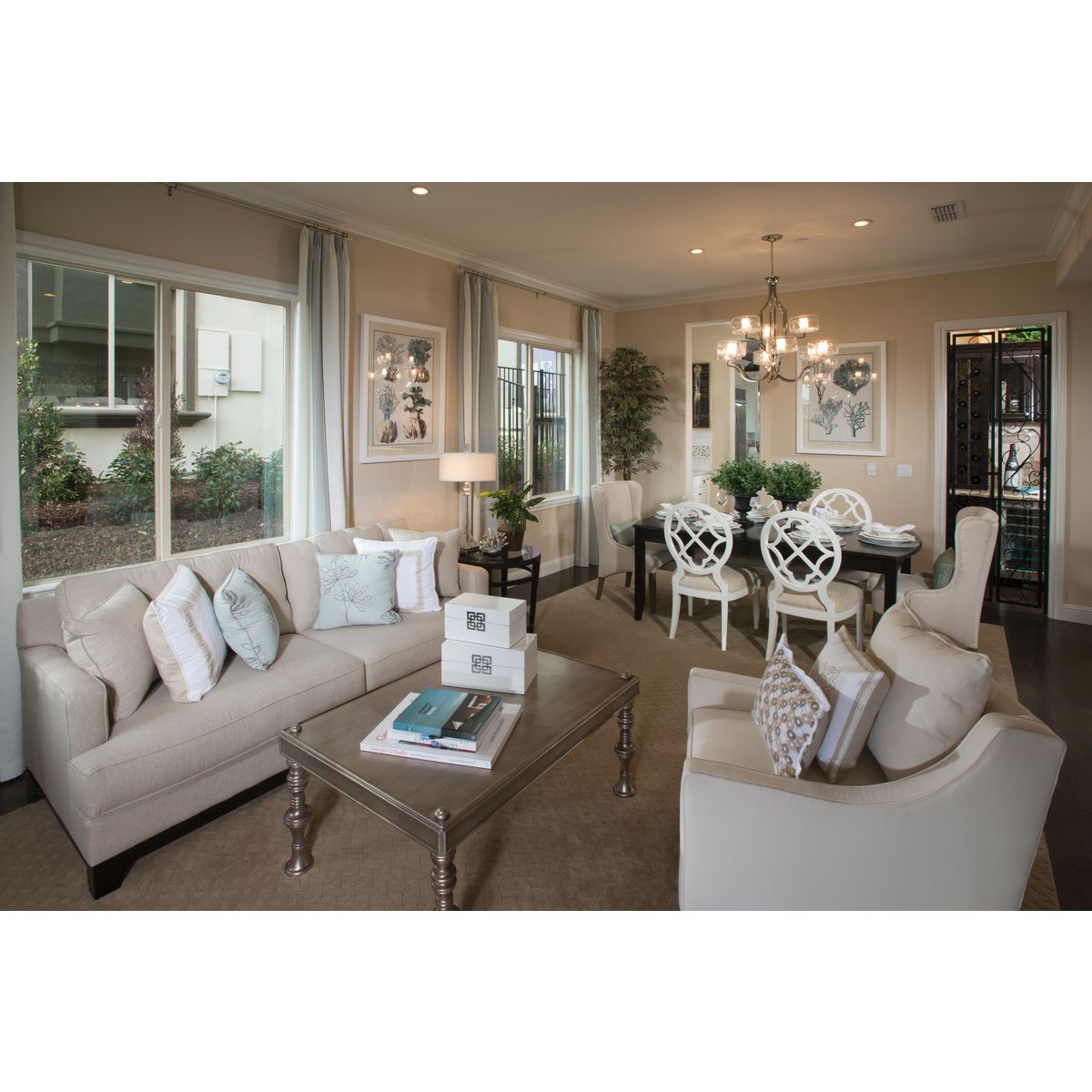 Caress Collection 9-Light Clear Water Glass Chandelier - Elegant Dining Room Lighting Fixture for Home Decor