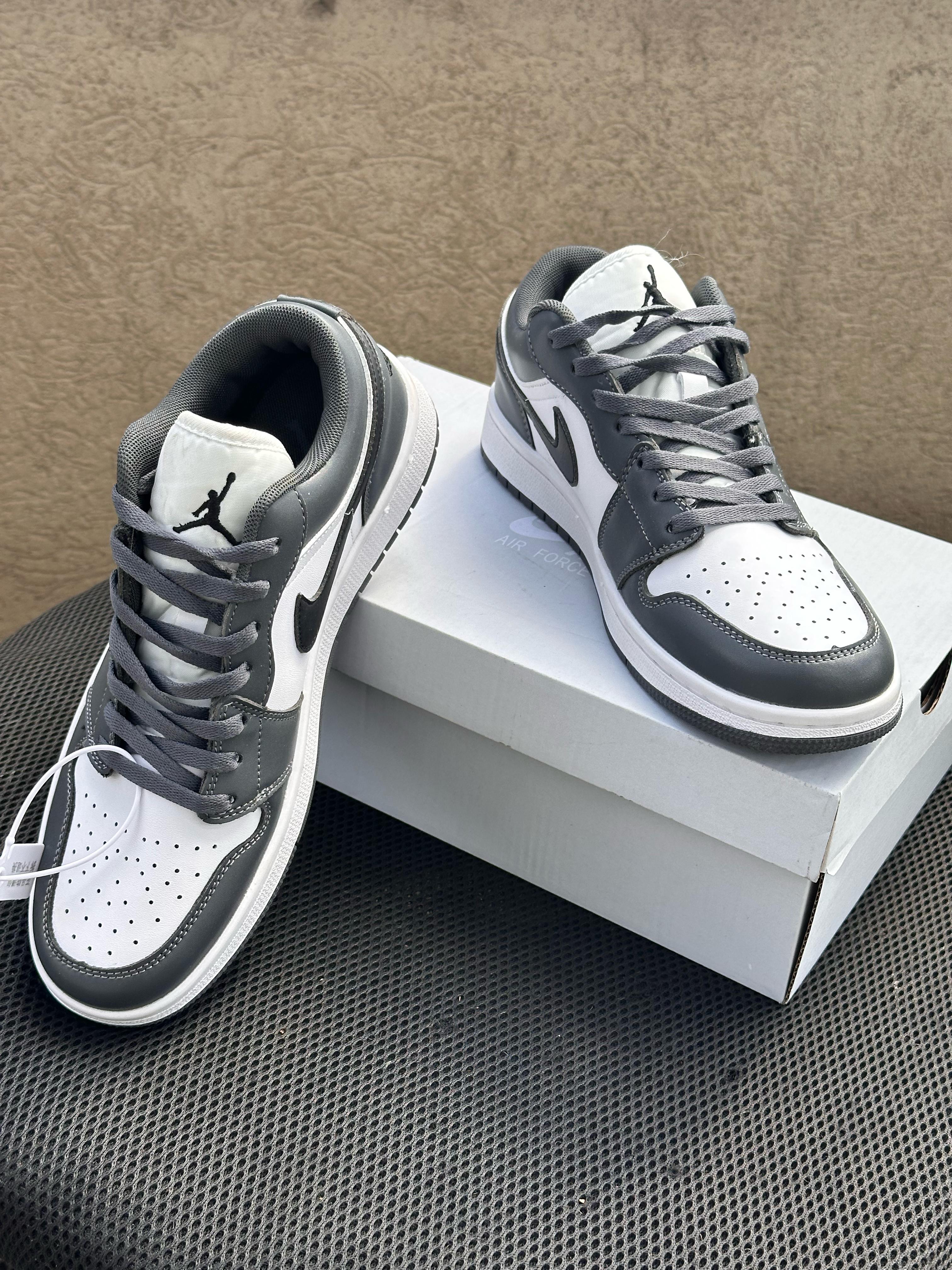 Nike Air Jordan 1 Low Sneakers - White & Grey Men's Basketball Shoes for Casual Wear & Street Style