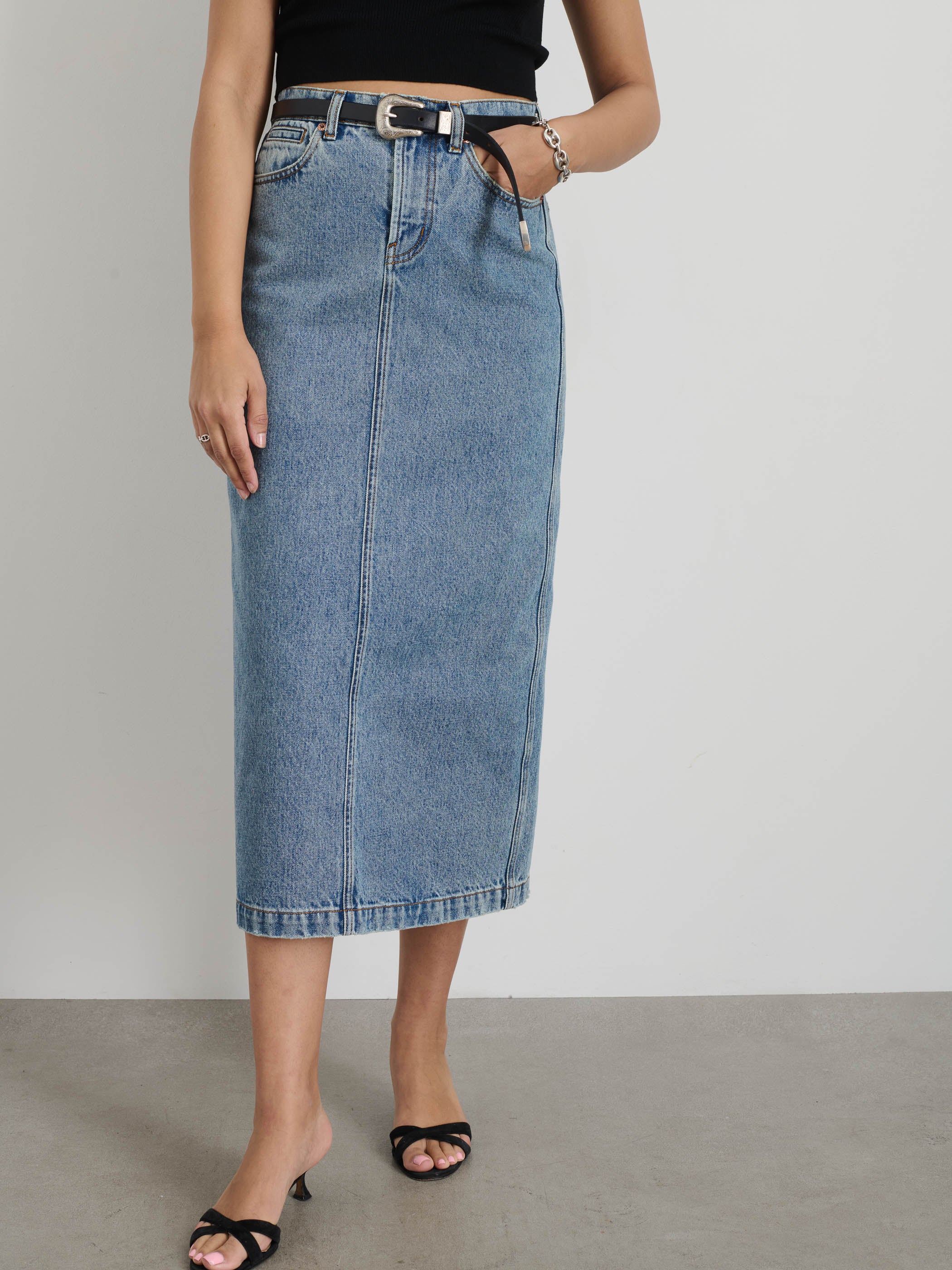 Stylish Ruby Red Denim Skirt for Women - High Waist A-Line Mini Skirt - Perfect for Casual Outfits, Date Nights & Summer Fashion