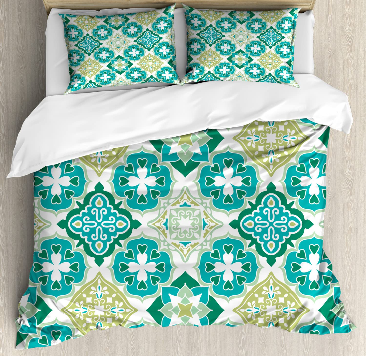 Ambesonne Moroccan Duvet Cover Set - Geometric Tile Pattern with Diagonal & Triangle Designs, 2-Pack King Size in Green, Teal & White | Includes 2 Duvet Covers & 4 Pillowcases | Perfect for Bohemian Bedroom Decor, Guest Rooms & Modern Home Styling