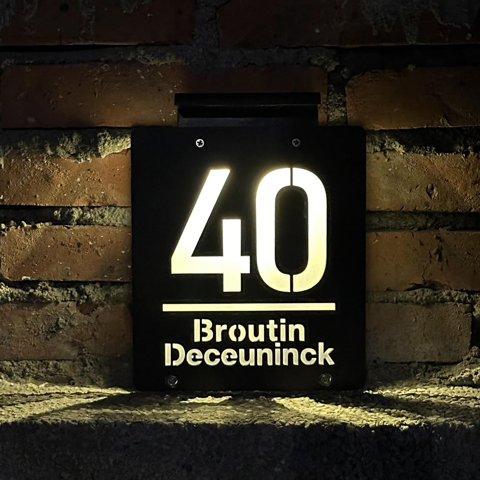 GUANKE Solar Light House Numbers Plaques - Modern Outdoor Address Sign with Solar Lighting for UK Homes | Perfect for Front Door, Garden Gate & Mailbox Visibility