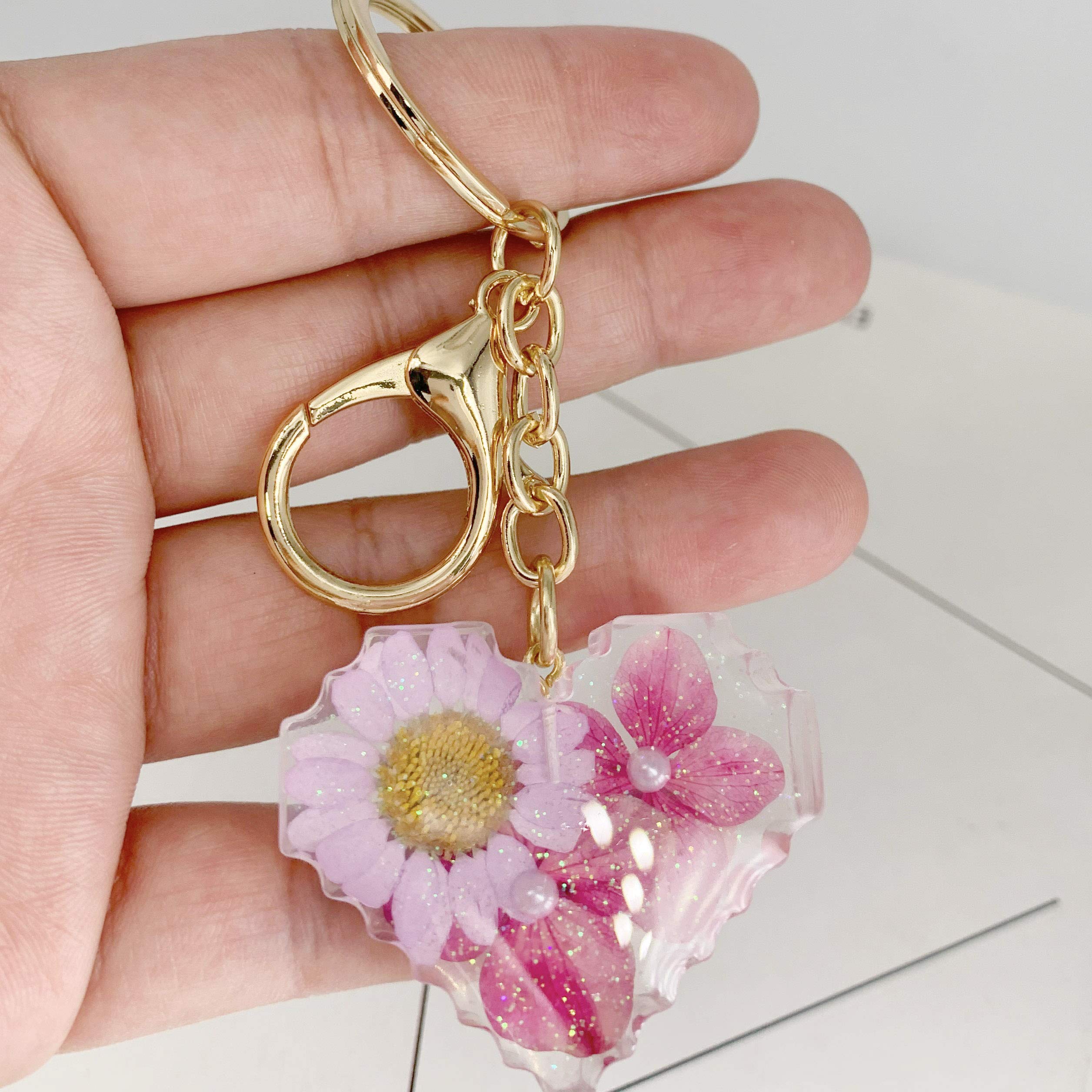 SELOVO Romantic Rose Flower Heart Charm Keychain for Women - Perfect Gift for Valentine's Day, Anniversary & Couples Accessories