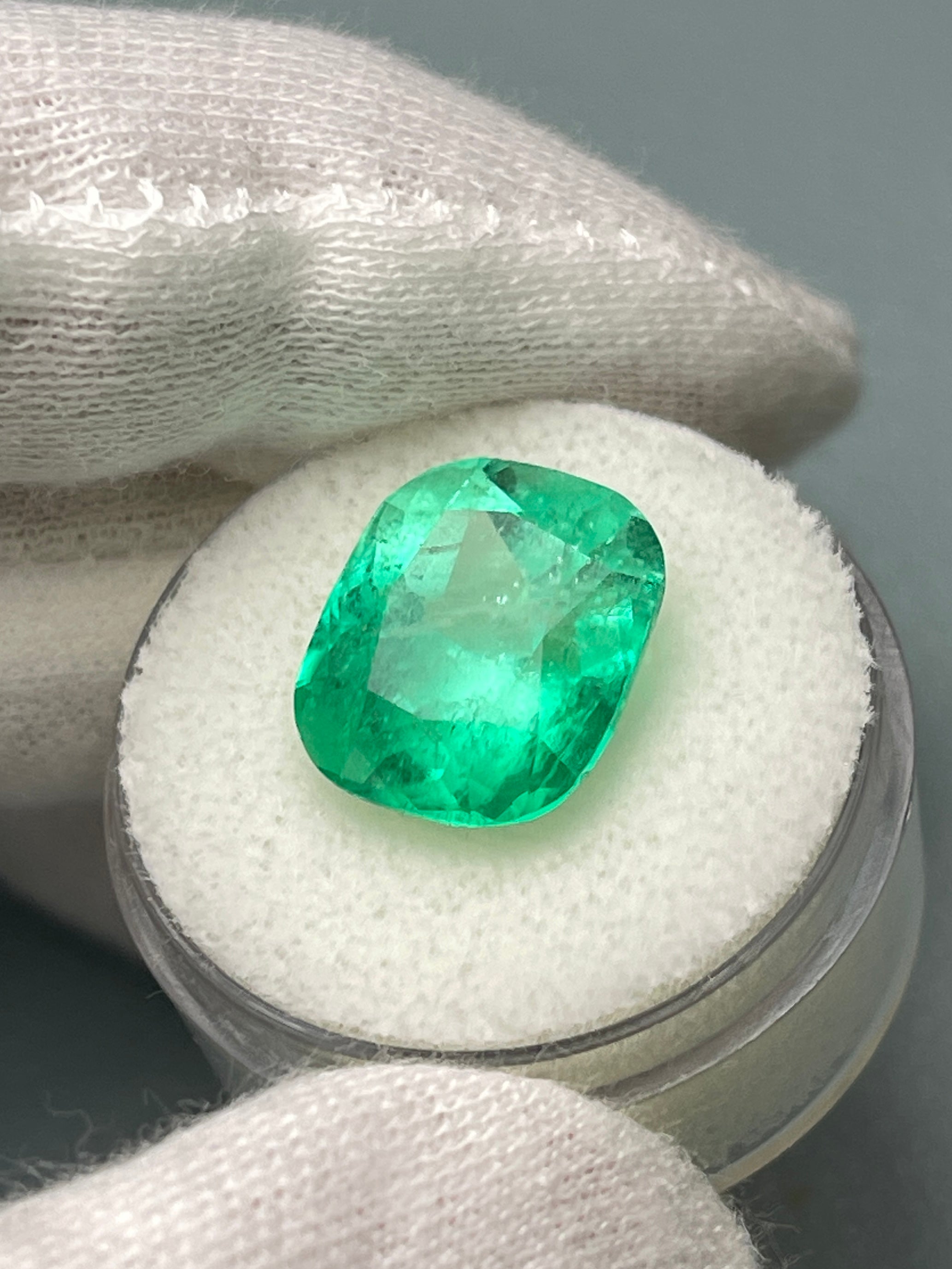 9.23 Carat 14x12mm Muzo Yellowish Green Natural Loose Colombian Emerald Cushion Cut Gemstone for Jewelry Making, Engagement Rings & Luxury Gifts