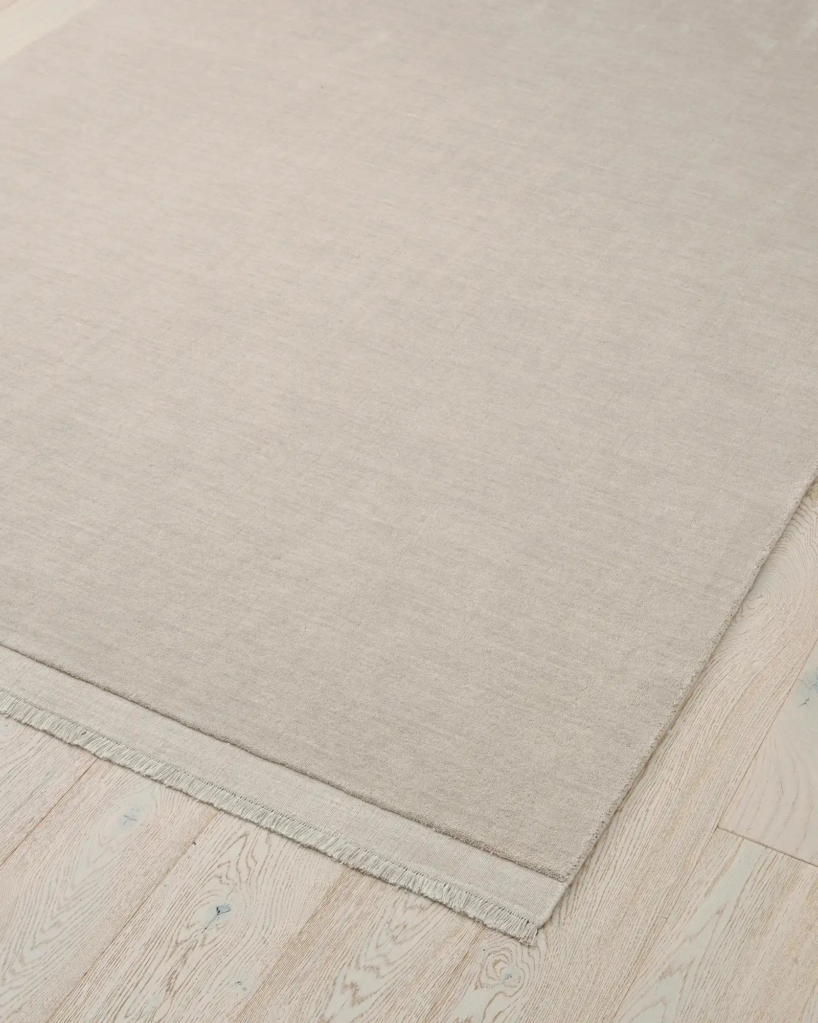 Silvio Rug in Ecru - Soft and Stylish Area Rug for Living Room, Bedroom, or Office Decor
