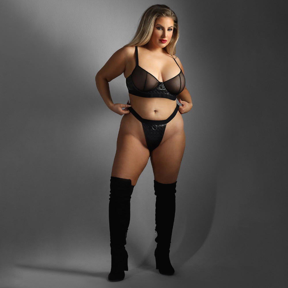 Fantasy Lingerie Set - Quilted Wet Look Mesh Bra & Crotchless Panty for Curvy Women | Sexy Lingerie for Valentine's Day & Romantic Nights