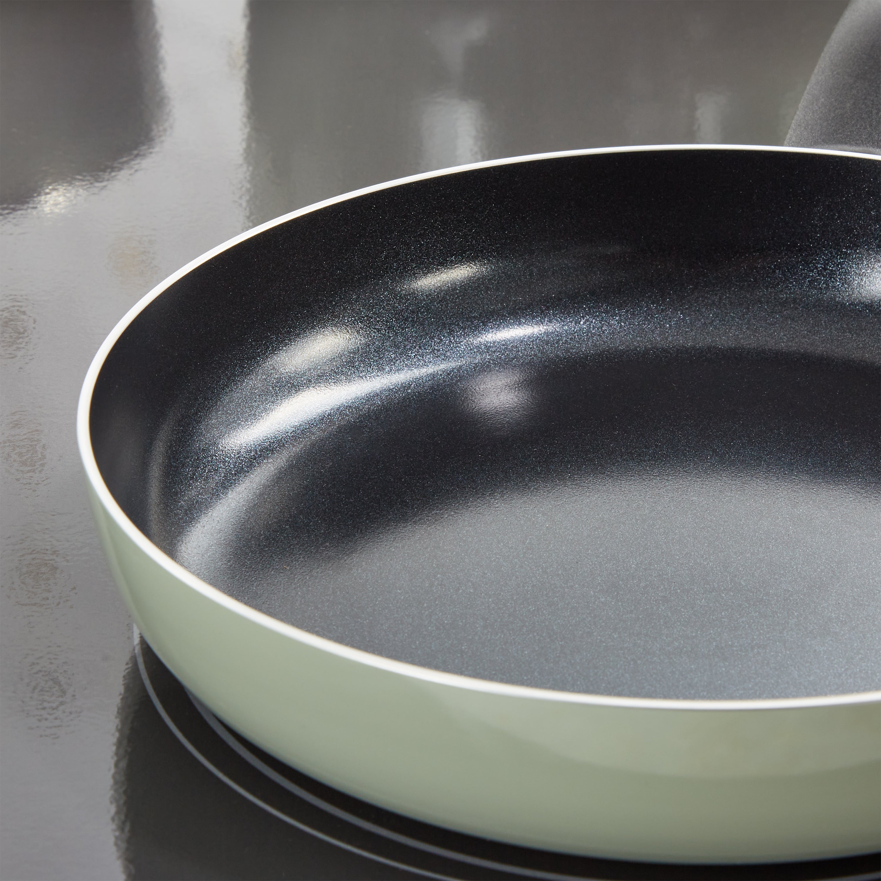 BergHOFF Leo Glints 7-Piece Ceramic Nonstick Cookware Set - Eco-Friendly, Scratch-Resistant, Oven Safe to 500°F - Perfect for Sauteing, Frying & Baking (Sage Green)