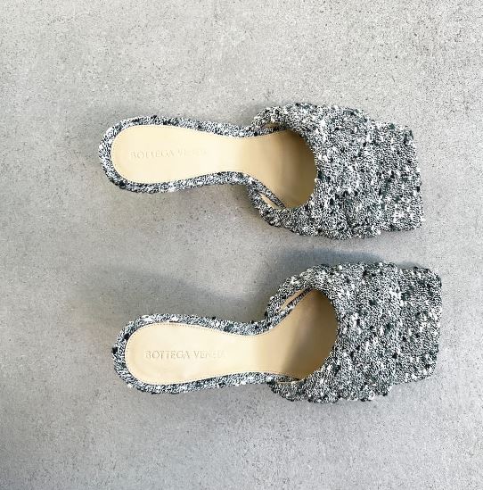 Comfortable Padded Mule Slippers in Tweed Green - Cozy House Shoes for Women, Perfect for Indoor Relaxation & Lounging