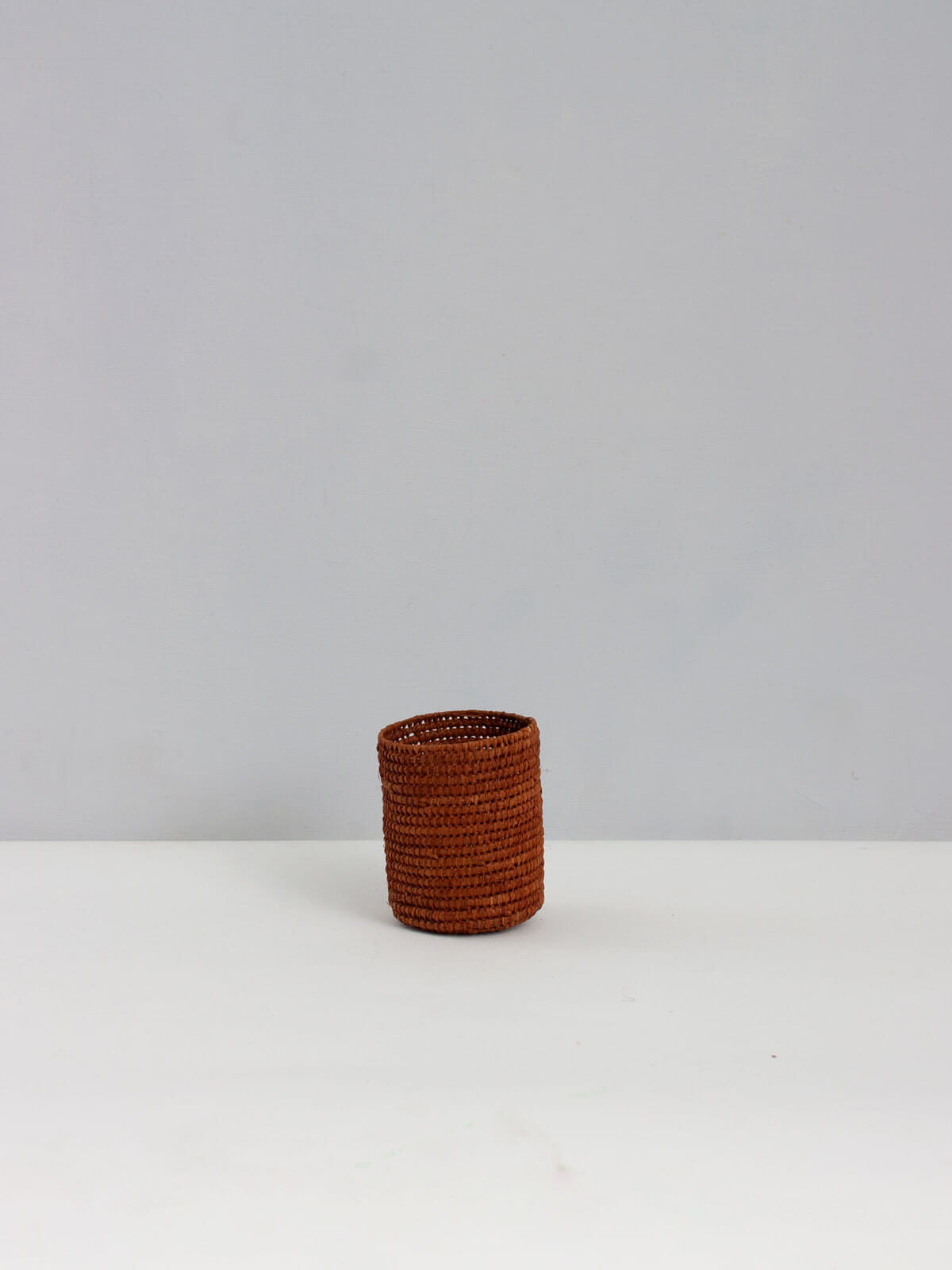 Natural Raffia Storage Baskets with Lids - Handwoven Tobacco Brown Woven Bins for Home Organization, Bathroom, Kitchen & Living Room Decor