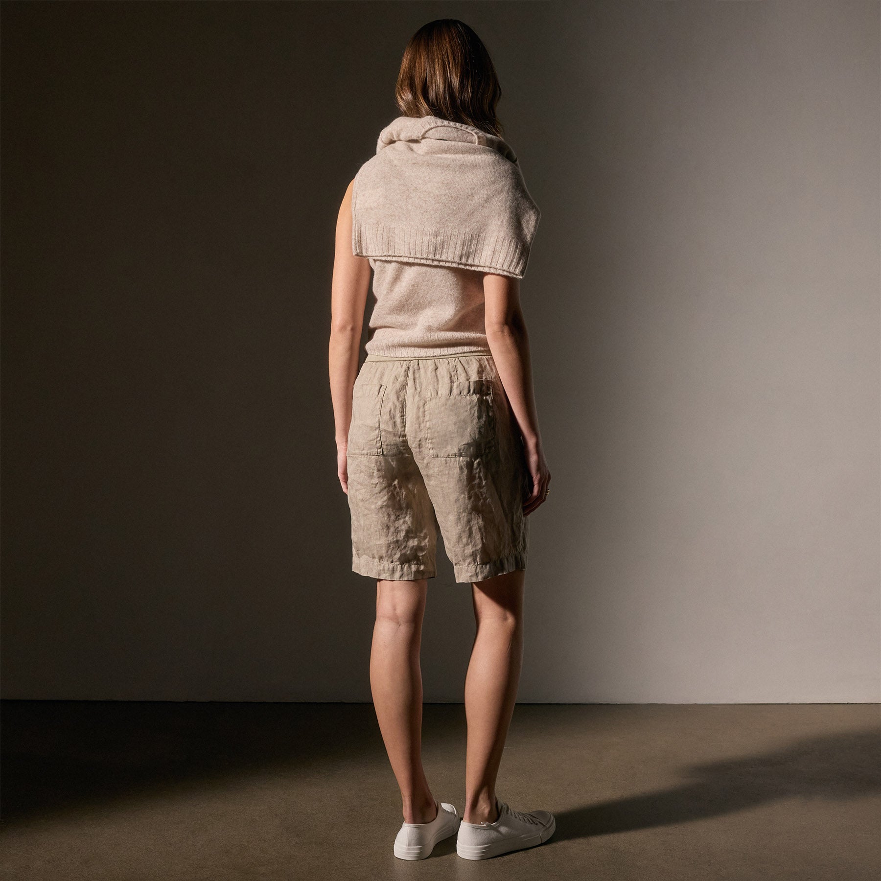 Stylish Pleated Linen Bermuda Shorts for Women - Comfortable Overcast Pigment Design - Perfect for Summer, Beach, and Casual Outings