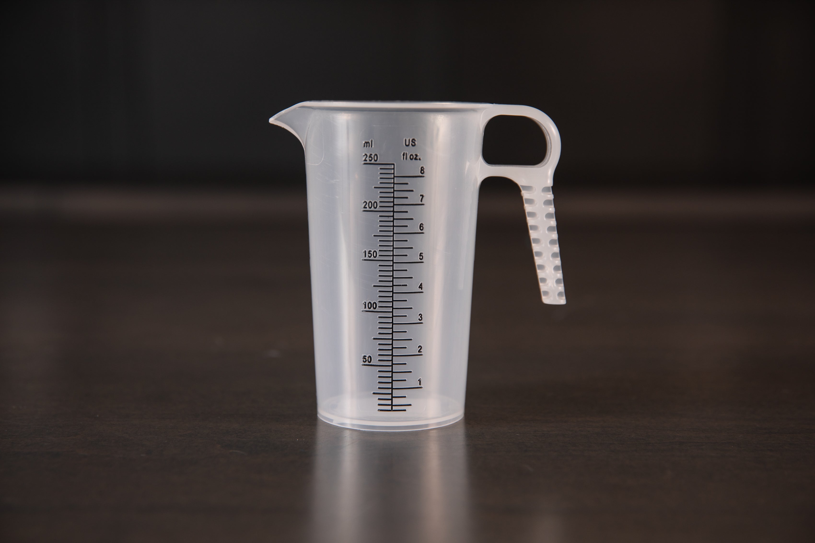 Accu Pour™ Polypropylene Measuring Pitcher - Precise Liquid Measuring Cup for Baking, Cooking & Mixing - Ideal for Kitchen, Lab & DIY Projects