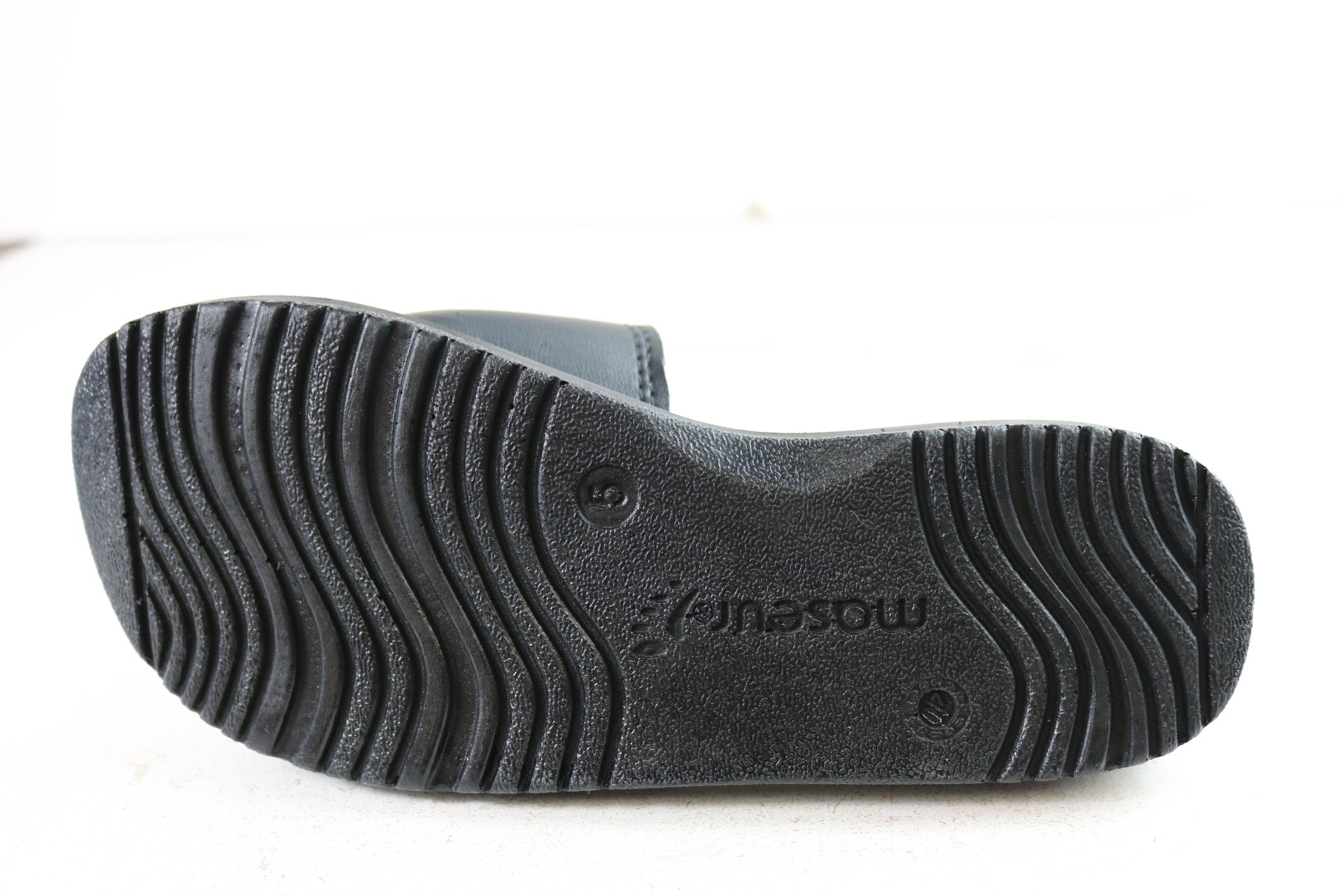 Unisex Massage Sandals with Comfortable Slide Design for Relaxation & Foot Pain Relief - Perfect for Home, Spa, and Post-Workout Recovery