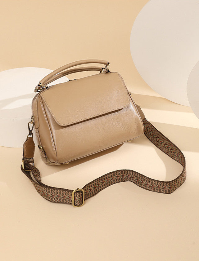 Stylish and Versatile Women's Handbag - Fashionable Crossbody Purse for Work, Travel, and Everyday Use