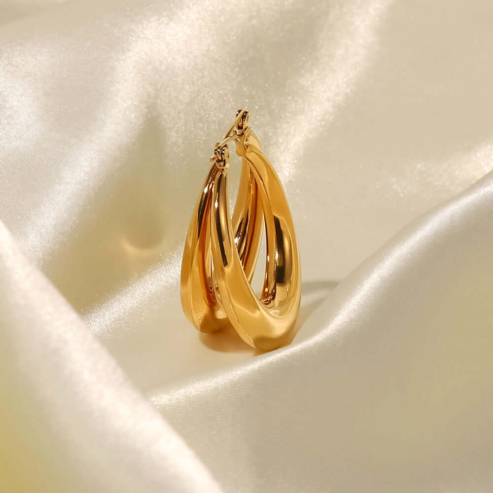 18K Gold Plated Chunky Hoop Earrings for Women - Large Statement Hoops - Trendy Fashion Jewelry Gift - Perfect for Parties, Weddings & Everyday Wear | JDE948