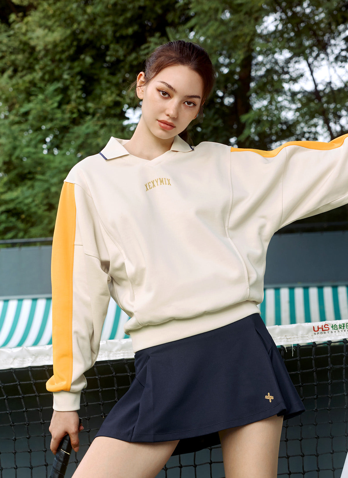 Trendy Color Block Collar Sweatshirt for Women - Stylish Pullover with Contrast Collar | Perfect for Casual Outfits, Streetwear Fashion & Everyday Wear