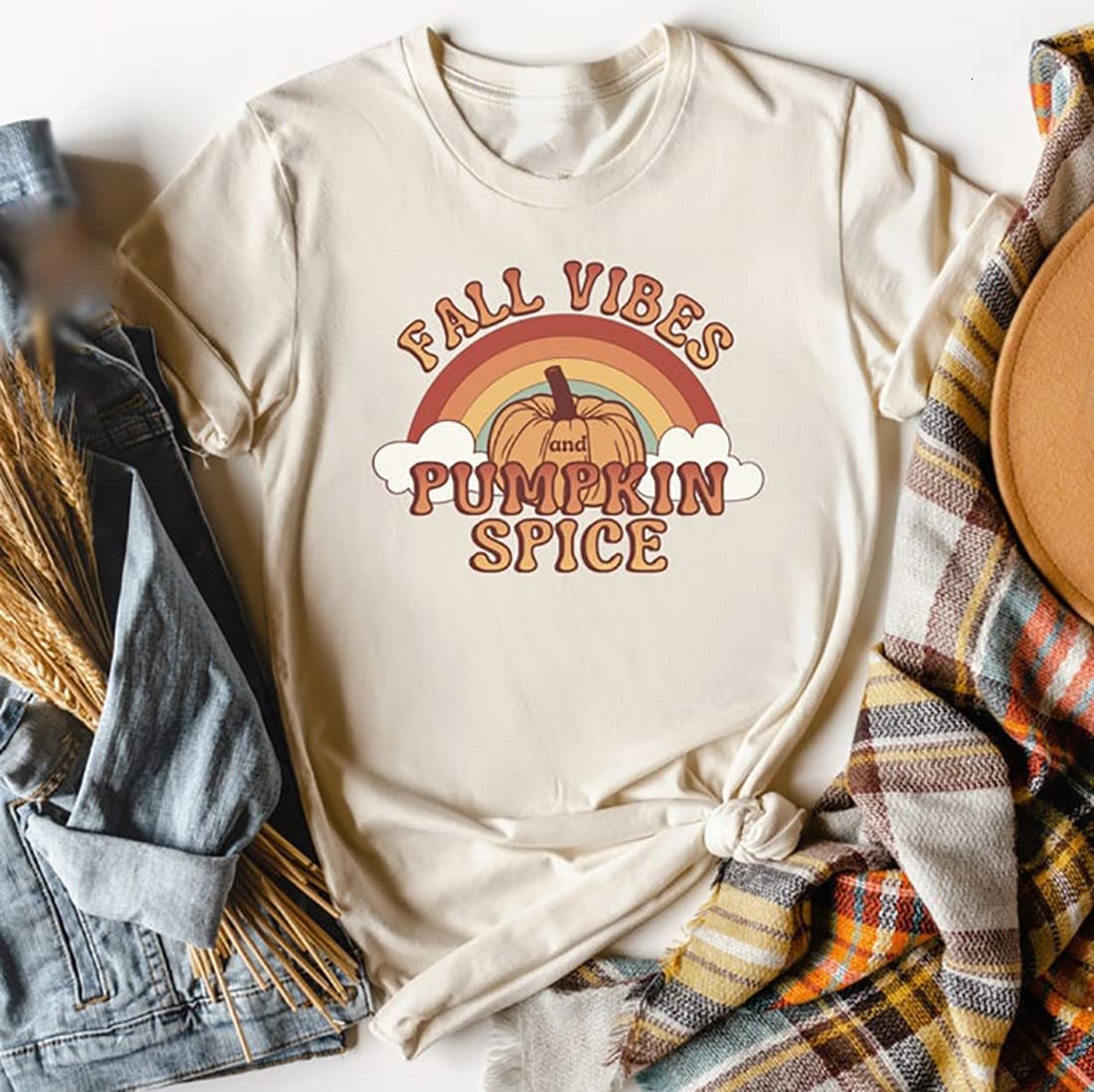 Women's Fall Pumpkin T-Shirt 2022 - Hello Pumpkin Graphic Tee for Autumn & Halloween Outfits