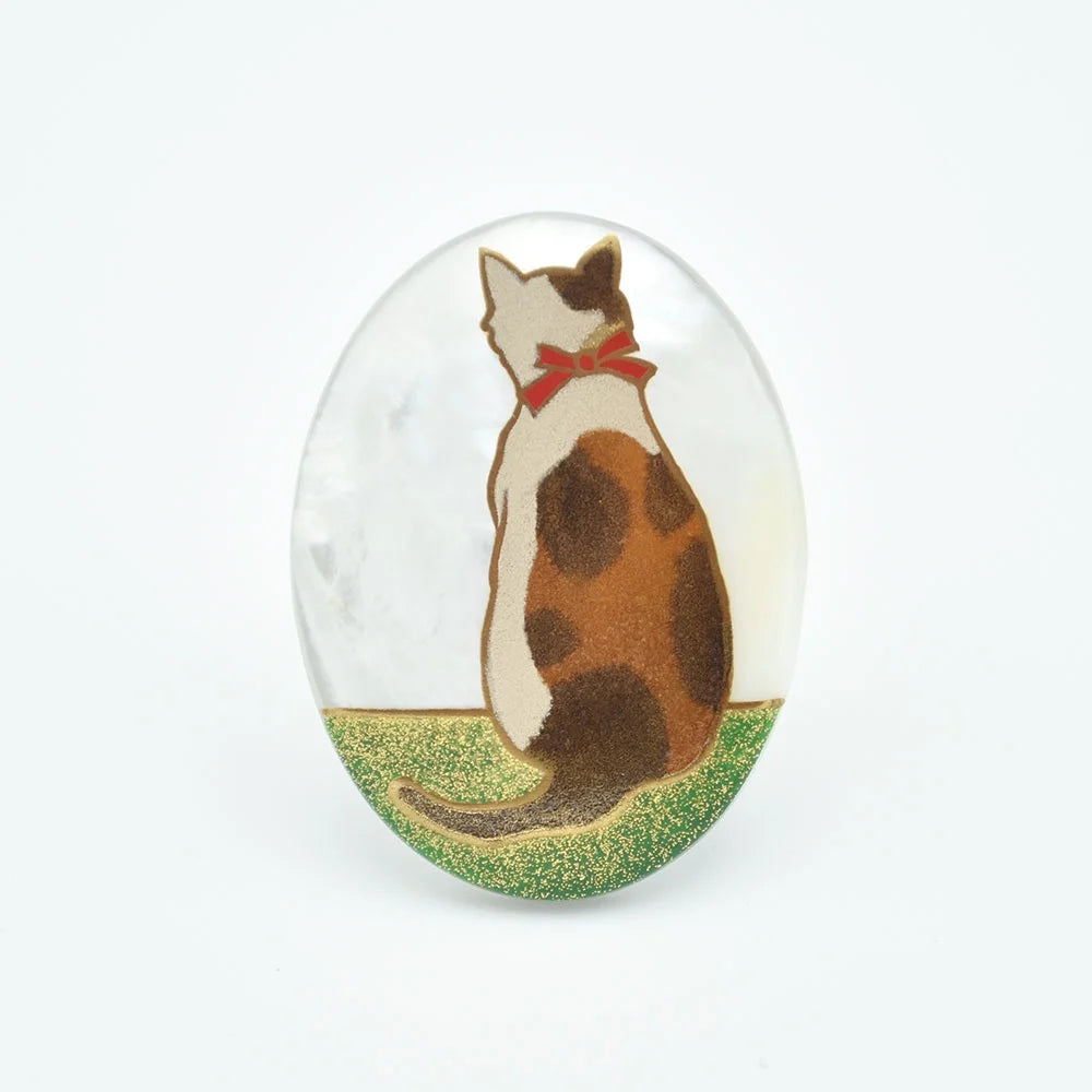 Handcrafted Maki-e Urushi Lacquer Brooch with White South Sea Pearl Shell & Cat Design | Traditional Japanese Lacquer Jewelry | Perfect for Formal Occasions, Gift Giving & Art Collectors