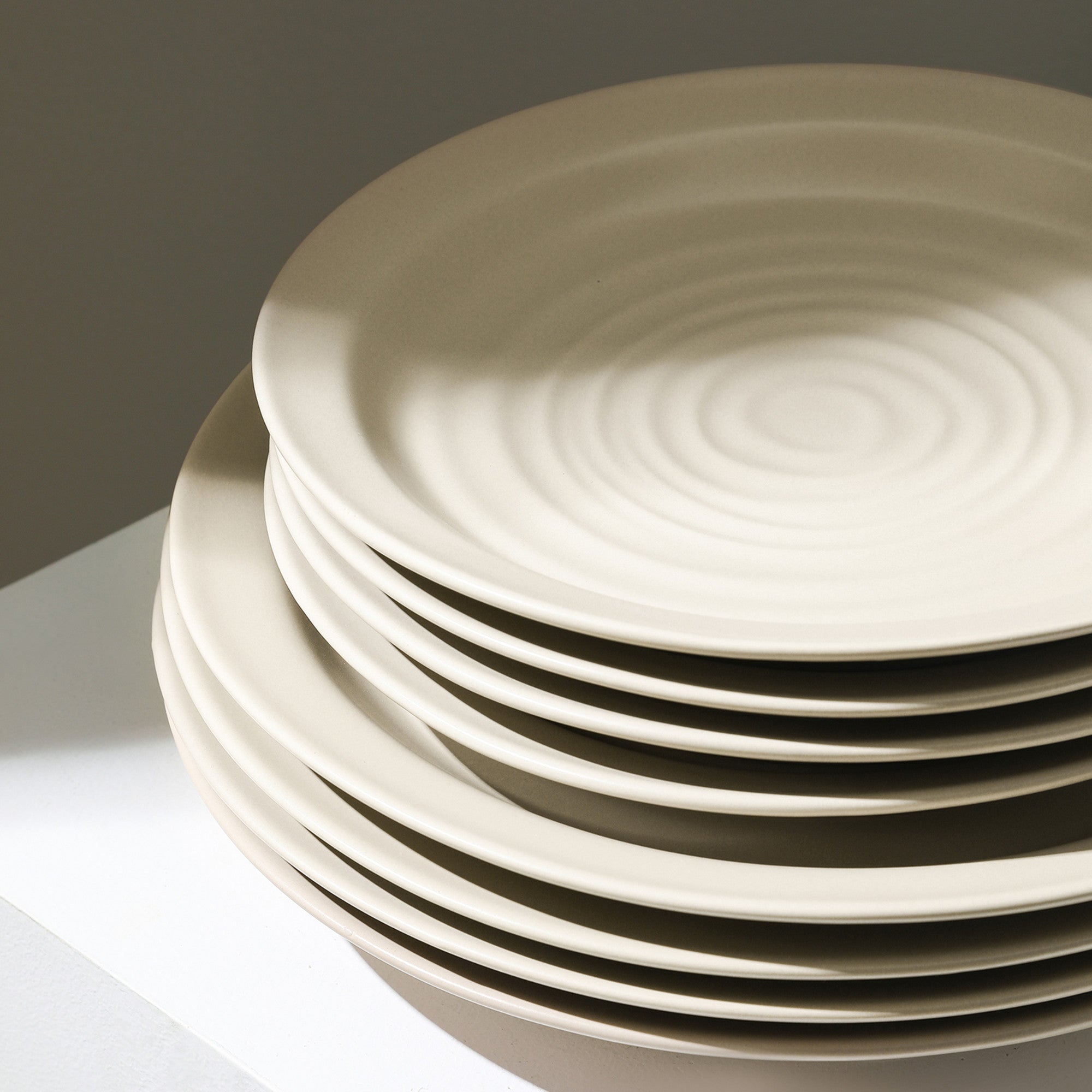 Premium Orbit Stoneware Dinnerware Set - 16-Piece Beige Ceramic Plates & Bowls for Everyday Dining, Entertaining & Family Meals