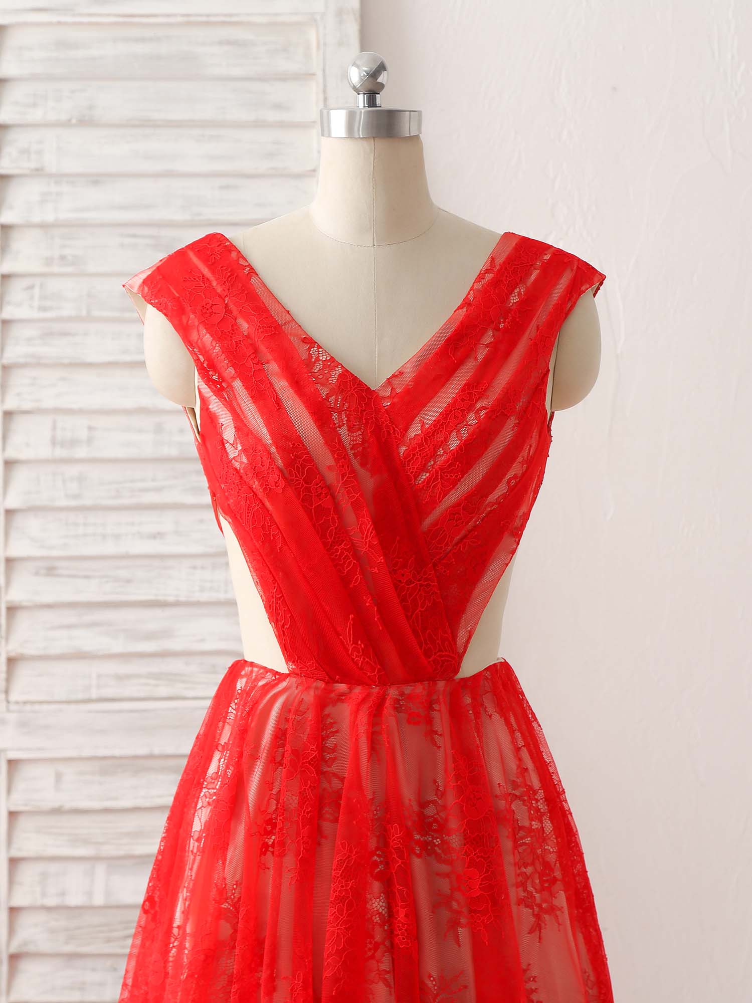 Elegant Red V-Neck Lace Long Prom Dress for Women - Sexy Evening Gown for Formal Events, Parties & Special Occasions
