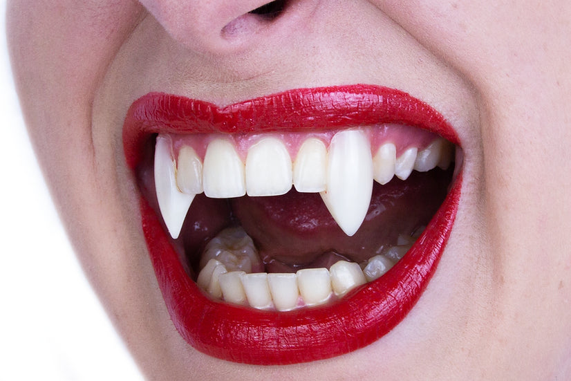 Scarecrow Vampire Fangs - Classic Deluxe Halloween Costume Accessories for Cosplay, Horror Parties & Movie Props | Perfect for Halloween, Cosplay Events & Theatrical Performances