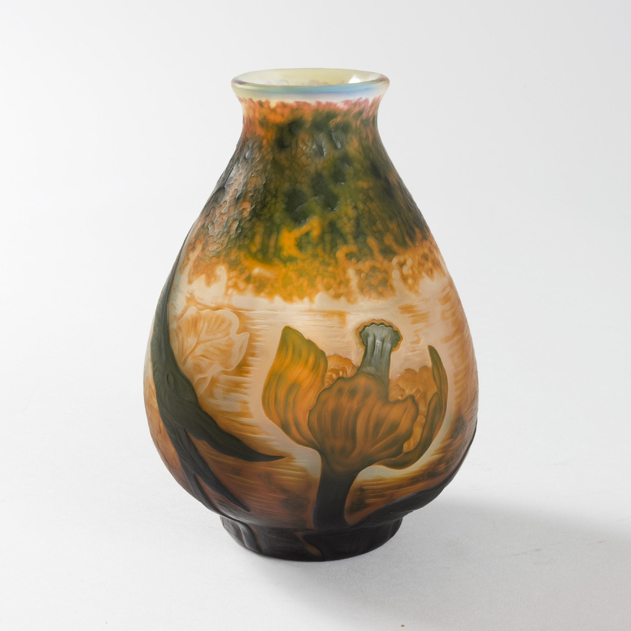 Daum Nancy Nénuphars Cameo Glass Vase - Handcrafted French Art Nouveau Collectible - Perfect for Home Decor, Wedding Centerpieces & Luxury Gifts