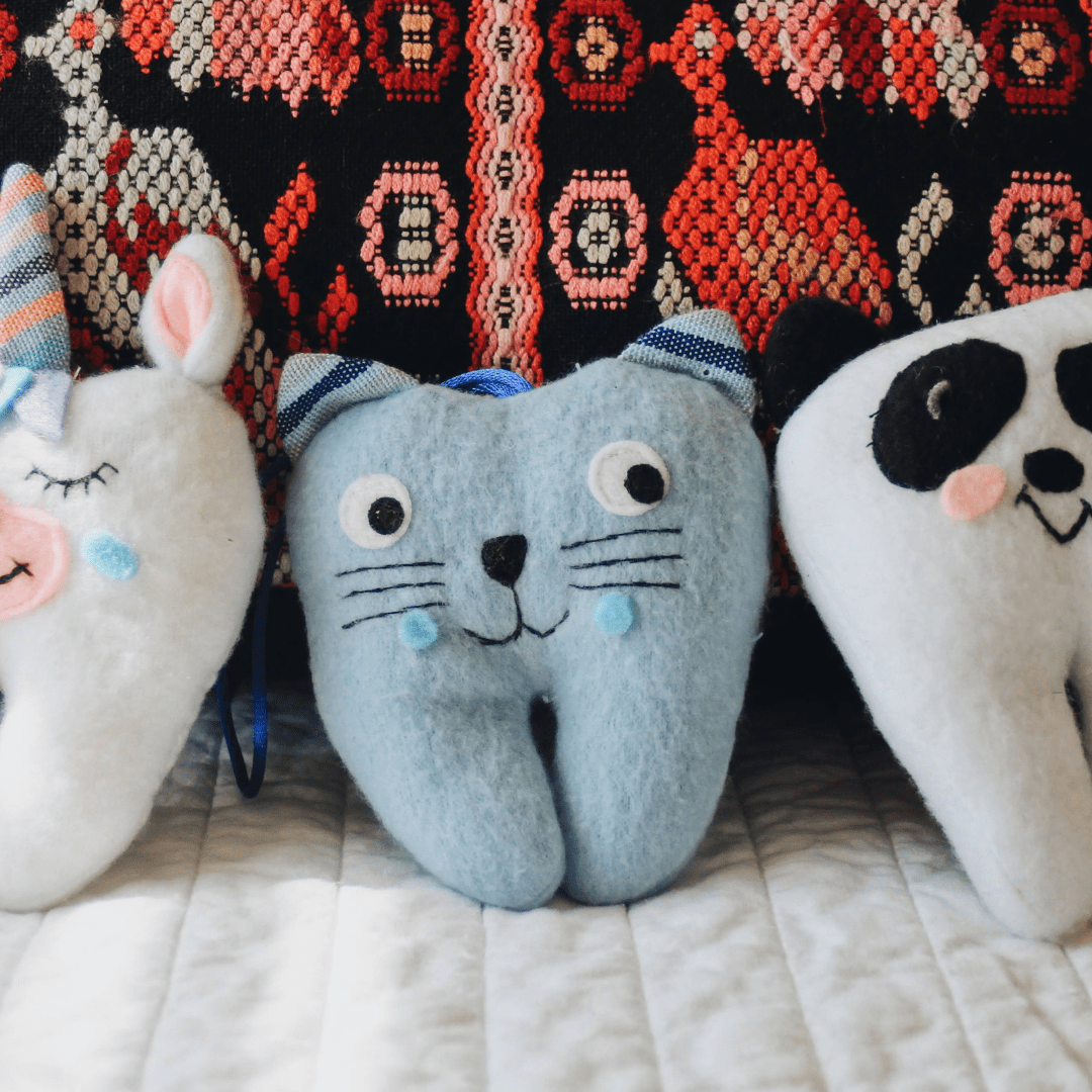 Adorable Kitty Hanging Tooth Fairy Bag for Kids - Cute Tooth Holder for Baby Teeth Collection - Perfect for Tooth Fairy Visits & Childhood Memories