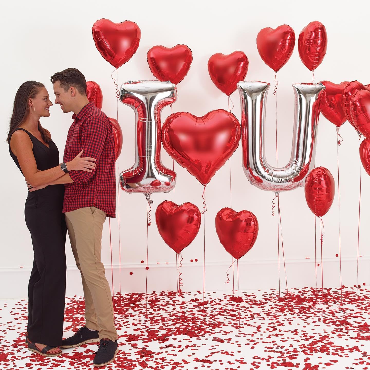 Red Heart Shaped Balloons - I LOVE YOU Valentine's Day Balloons for Wedding, Bridal Shower & Party Decorations - Perfect for Romantic Proposals, Anniversary Celebrations and Couple Photos